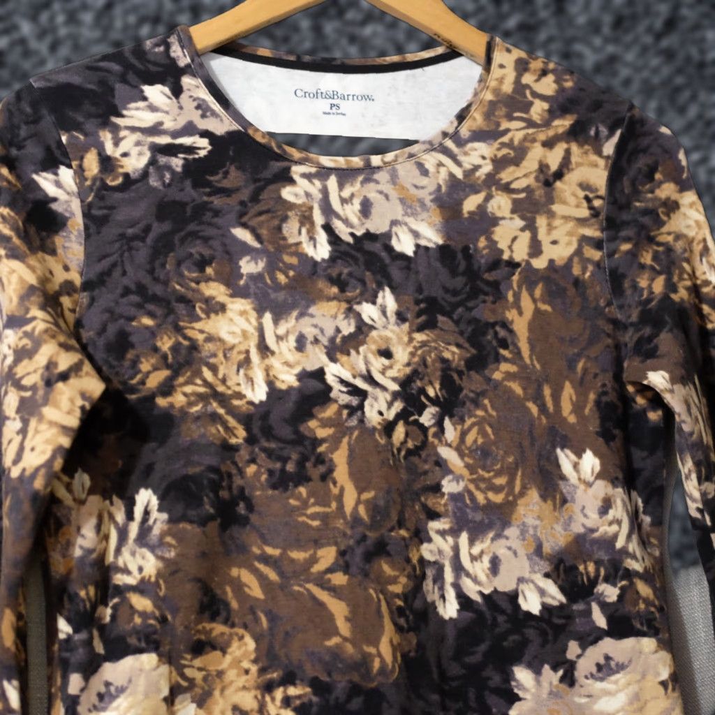 Croft & Barrow **CROFT & BARROW Women's Floral Longsleeve Tee PS #H94-6** User: **CROFT & BARROW Women's Floral Long Sleeve Tee PS #H94-6** Size S / US 4 / IT 40 - 1 Thumbnail
