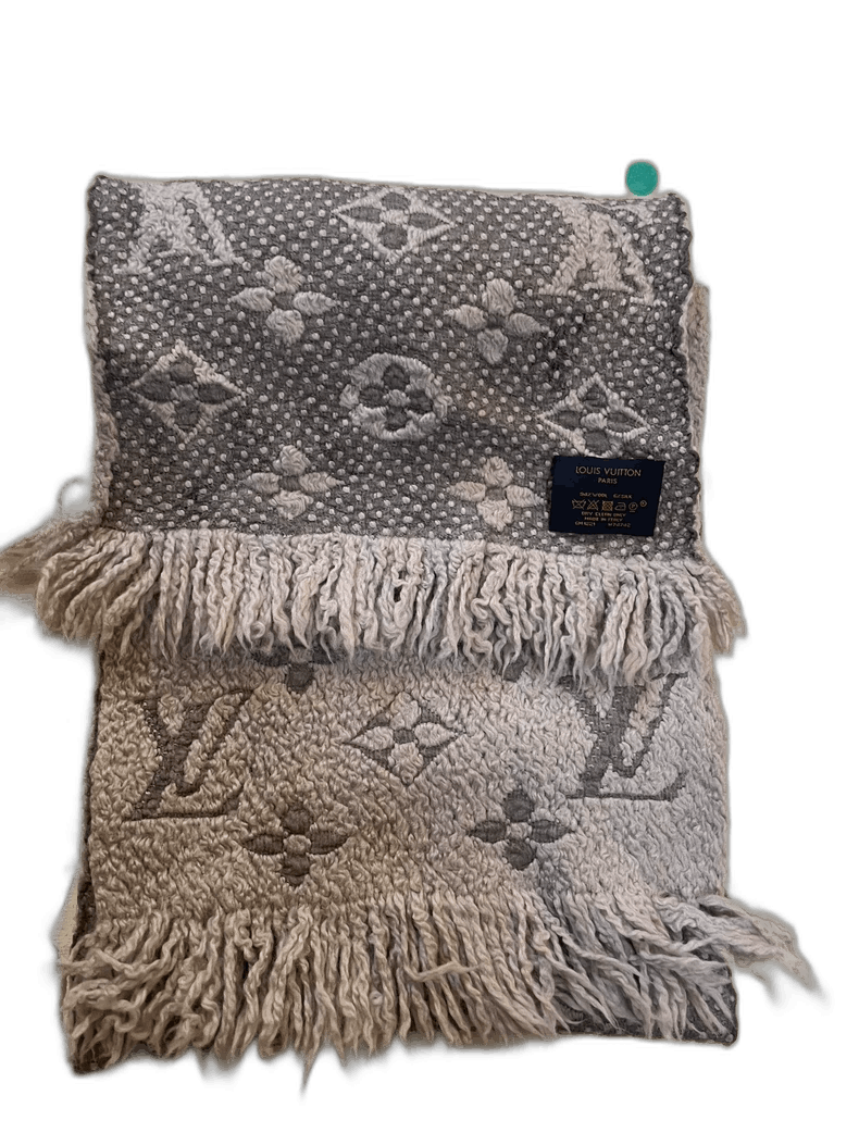 Louis Vuitton Louis Vuitton Gray Scarf with Fringes Size ONE SIZE - 1 Thumbnail