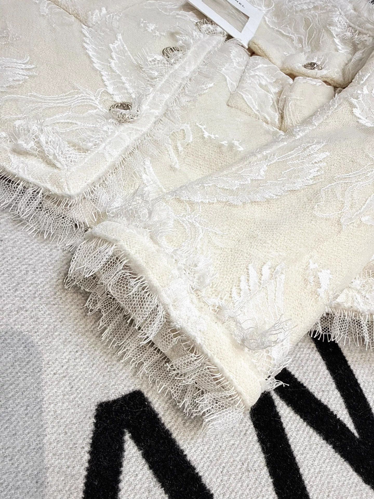 Chanel Chanel 20K Equestrian Ivory Lace Tweed Jacket FR36 Size XS / US 0-2 / IT 36-38 - 6 Thumbnail