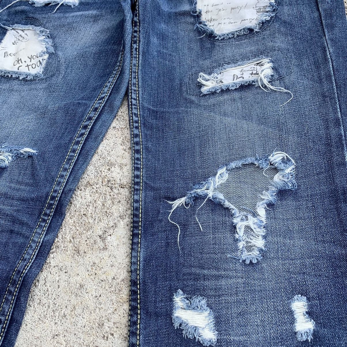 Japanese Brand Vintage Y2K Japan Ripped Distressed Denim Jeans W30 Size US 30 / EU 46 - 7 Thumbnail