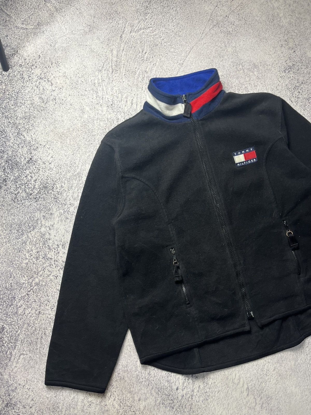 Other Vintage Tommy Hilfiger Fleece Jacket Big Logo Y2K Size US L / EU 52-54 / 3 - 5 Thumbnail
