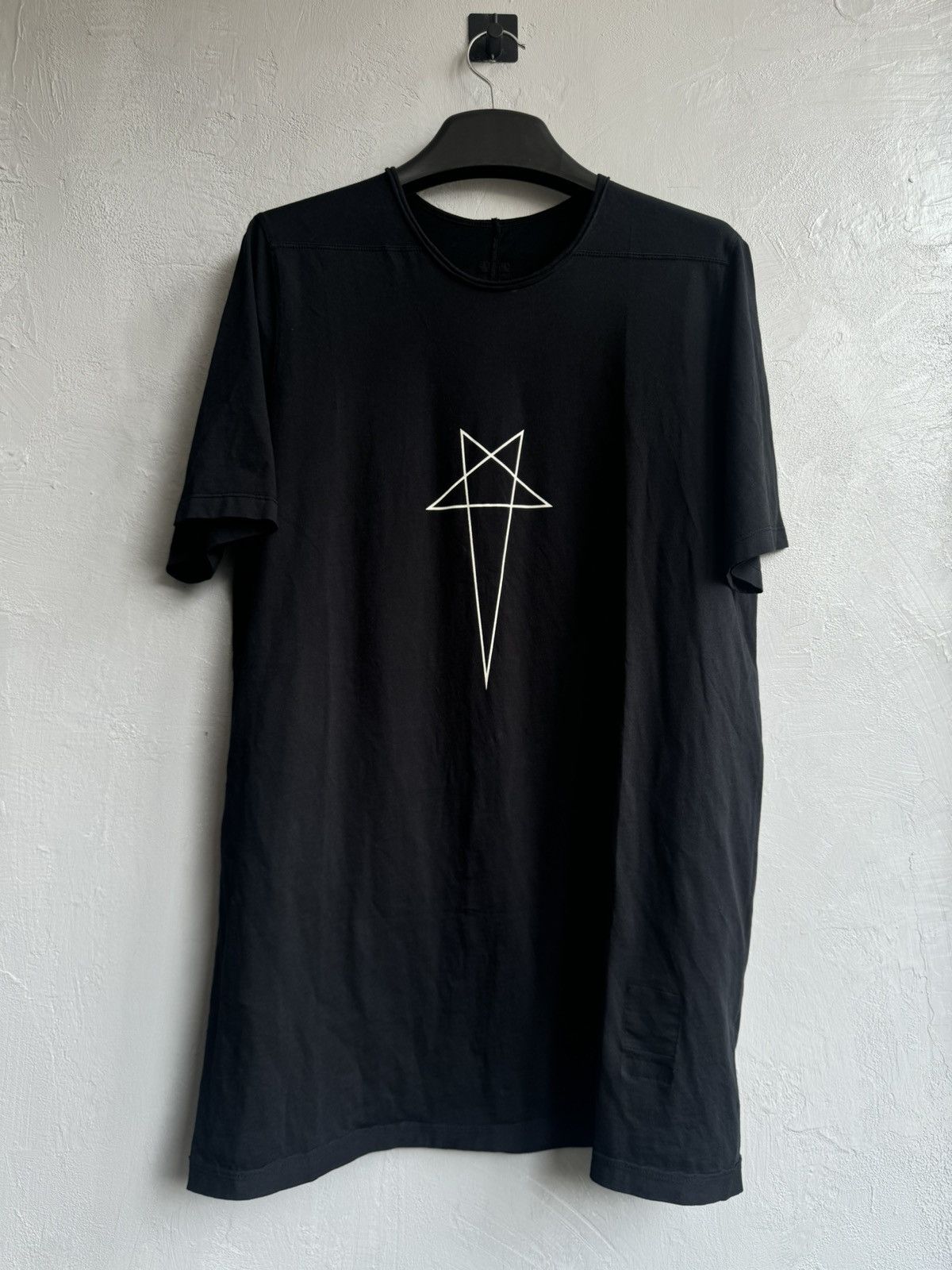 Tシャツ・カットソー RICK OWENS SS25  TEE PENTAGRAM (DU01E3259RNEP3 1108) Rick Owens Drkshdw Black Pentagram T-Shirt Rick Owens Drkshdw
