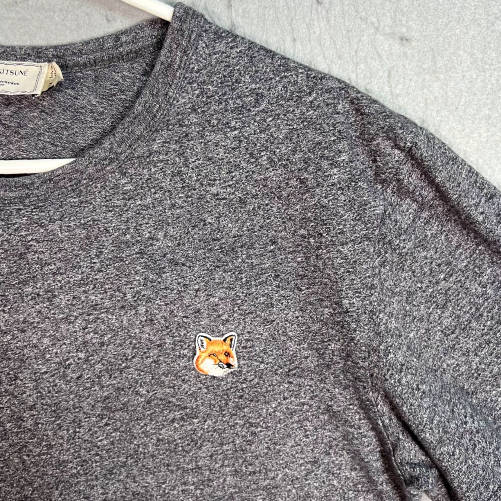 Vintage VINTAGE Maison Kitsuné T-Shirt Mens Crew Neck 100% Cotton Heather Gray Fox Patch Medium Size M Gray Shirt Size US M / EU 48-50 / 2 - 5 Thumbnail