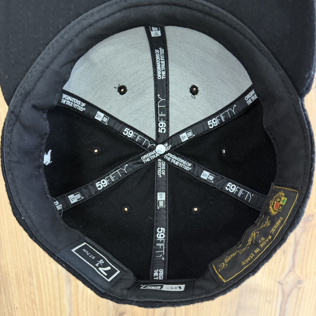 Supreme Supreme New Era Logo Hat Fitted Cap 7 1/4 Size 28 - 8 Thumbnail