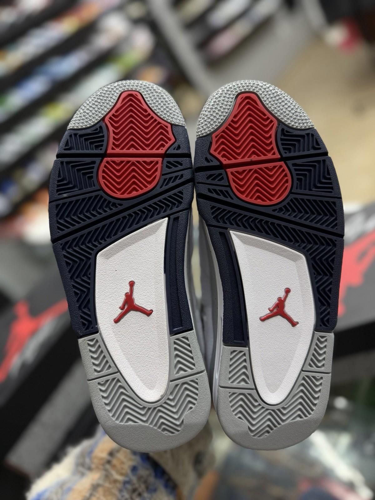 Nike Nike Air Jordan 4 Retro Midnight Navy (GS)408452-140 5Y/6.5W Size US 5 / EU 37 - 10 Thumbnail
