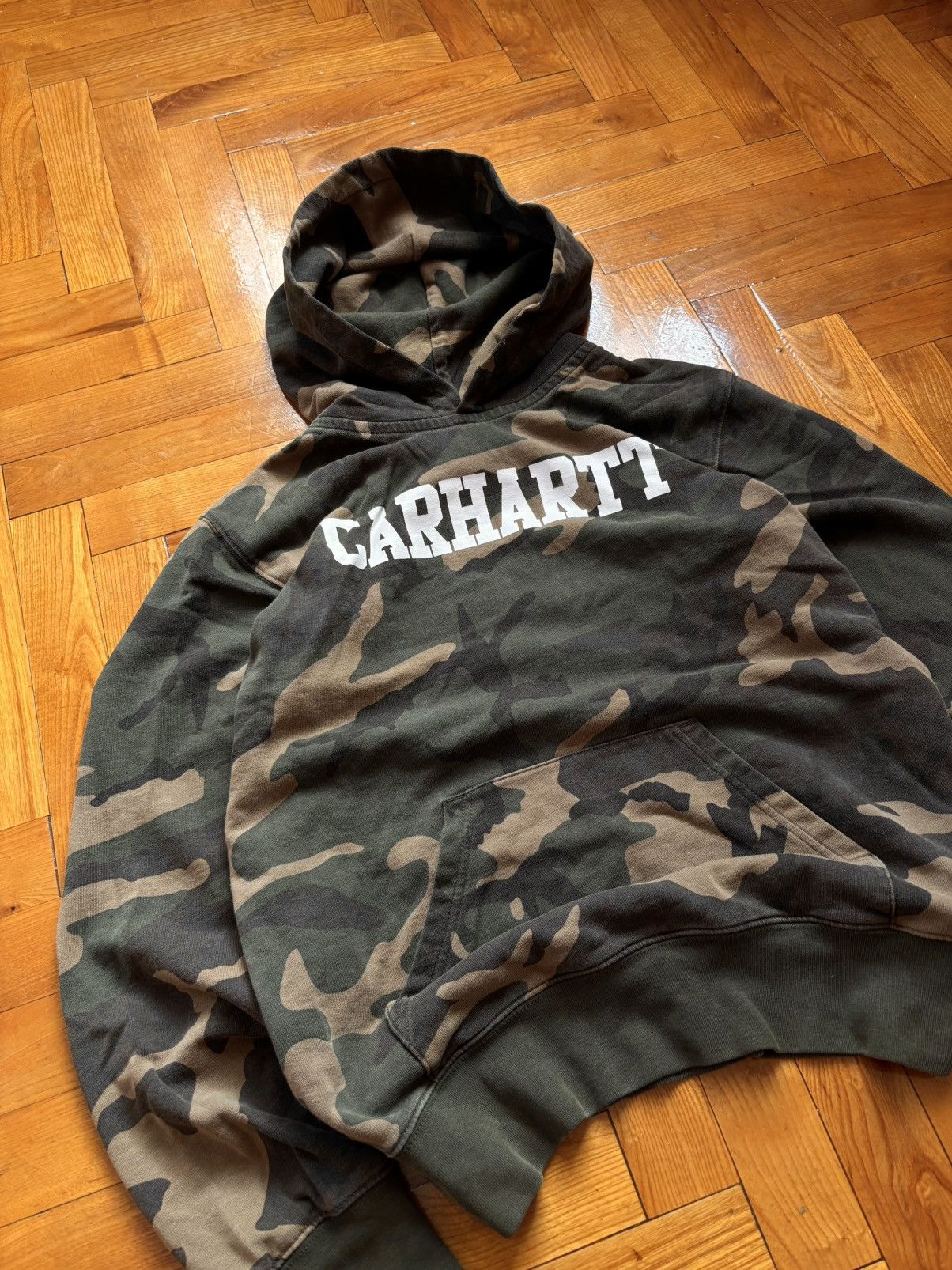 Carhartt Vintage Streetwear Carhartt Big Logo Camo Hoodie Size US S / EU 44-46 / 1 - 7 Thumbnail