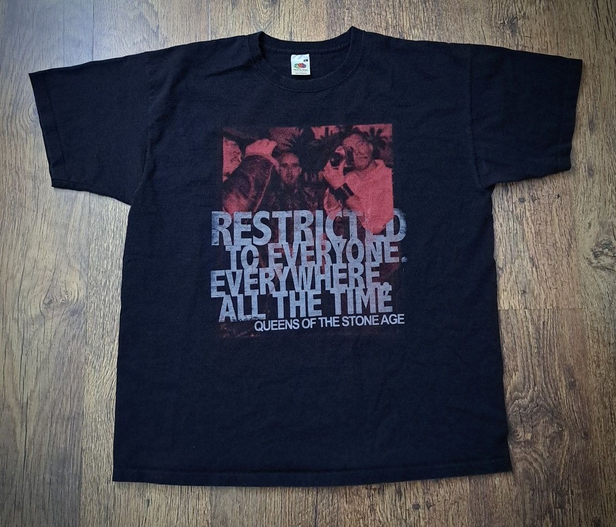 Band Tees QUEENS OF THE STONE AGE x Tour T-Shirt 2010 Size US XL / EU 56 / 4 - 1 Thumbnail