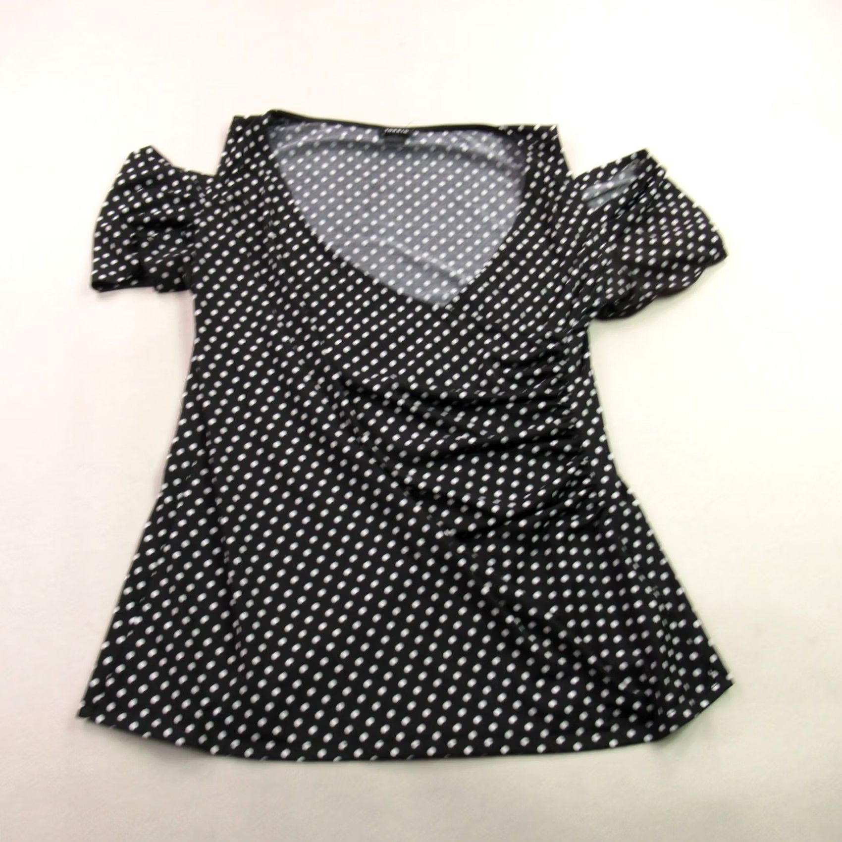 Torrid Torrid Shirt Womens 2 Short Sleeve Lightweight Casual V Neck Black Shirt Size XS / US 0-2 / IT 36-38 - 2 Thumbnail