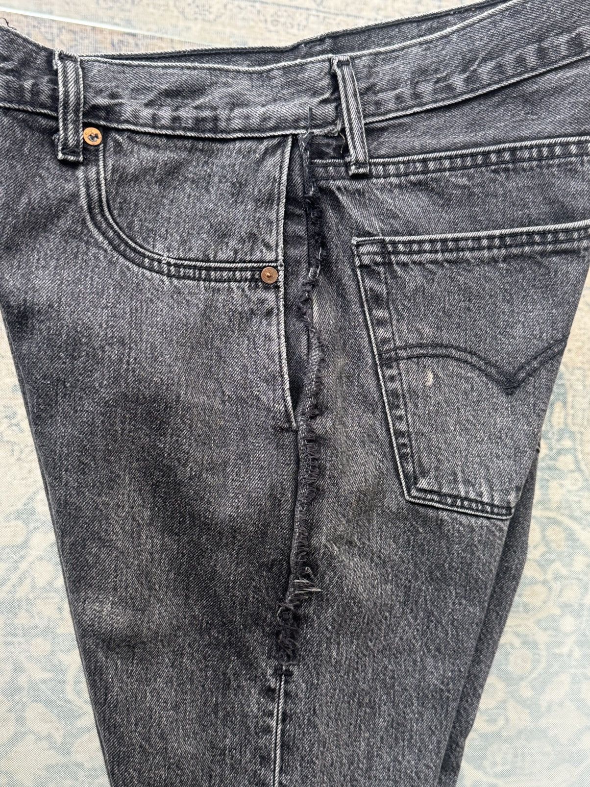 Vetements Vetements x Levi’s “615” Assymetrical Denim AW19 Size US 30 / EU 46 - 11 Thumbnail