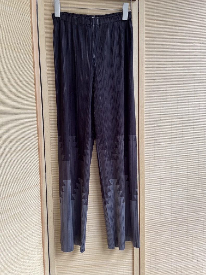 Issey Miyake Issey Miyake size:2 Grey forest pattern straight-leg wide- Size 22" - 4 Thumbnail