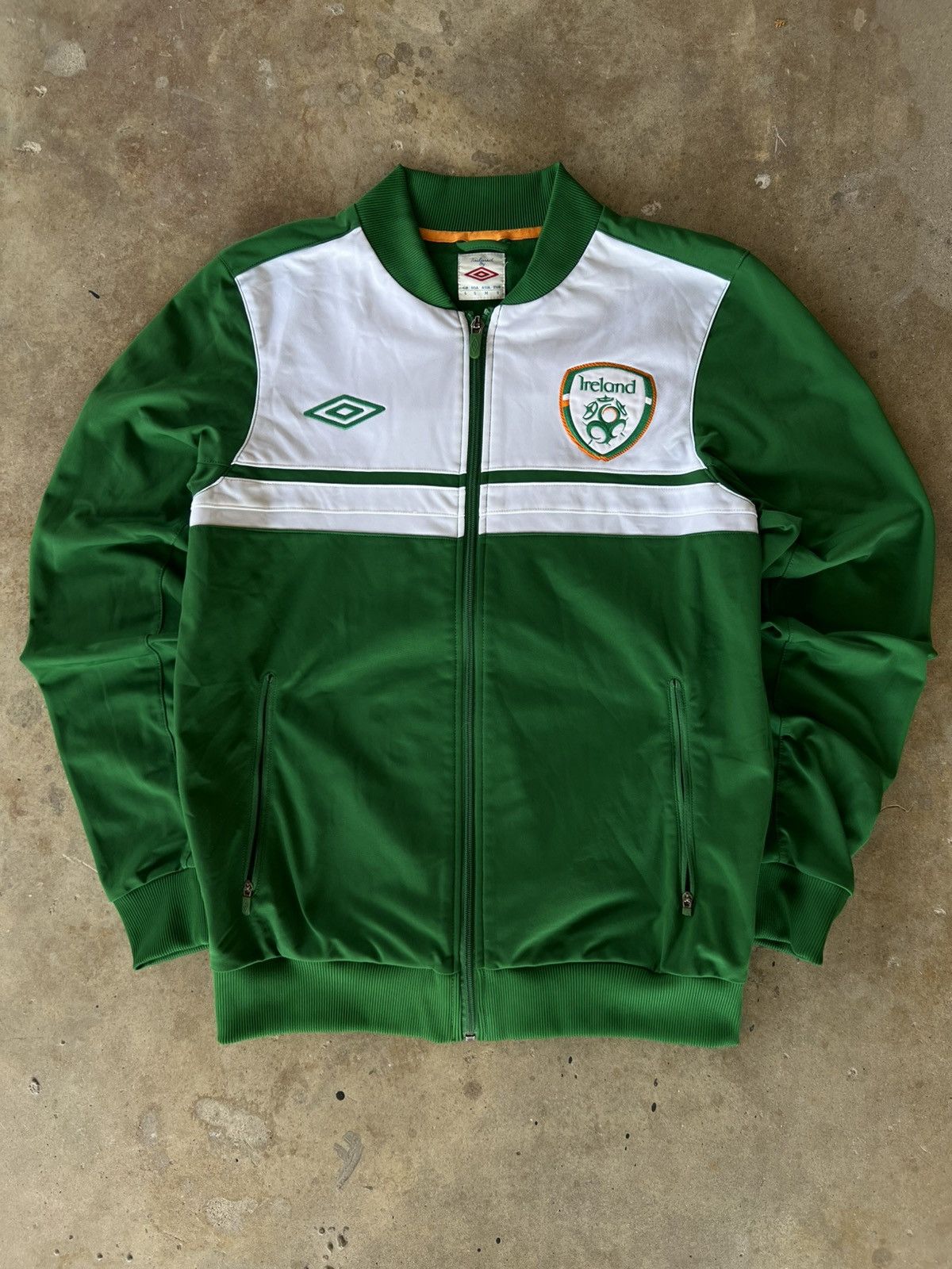 Umbro Vintage 2000’s UMBRO Ireland 🇮🇪 Zip Up Light Jacket Size US S / EU 44-46 / 1 - 1 Thumbnail