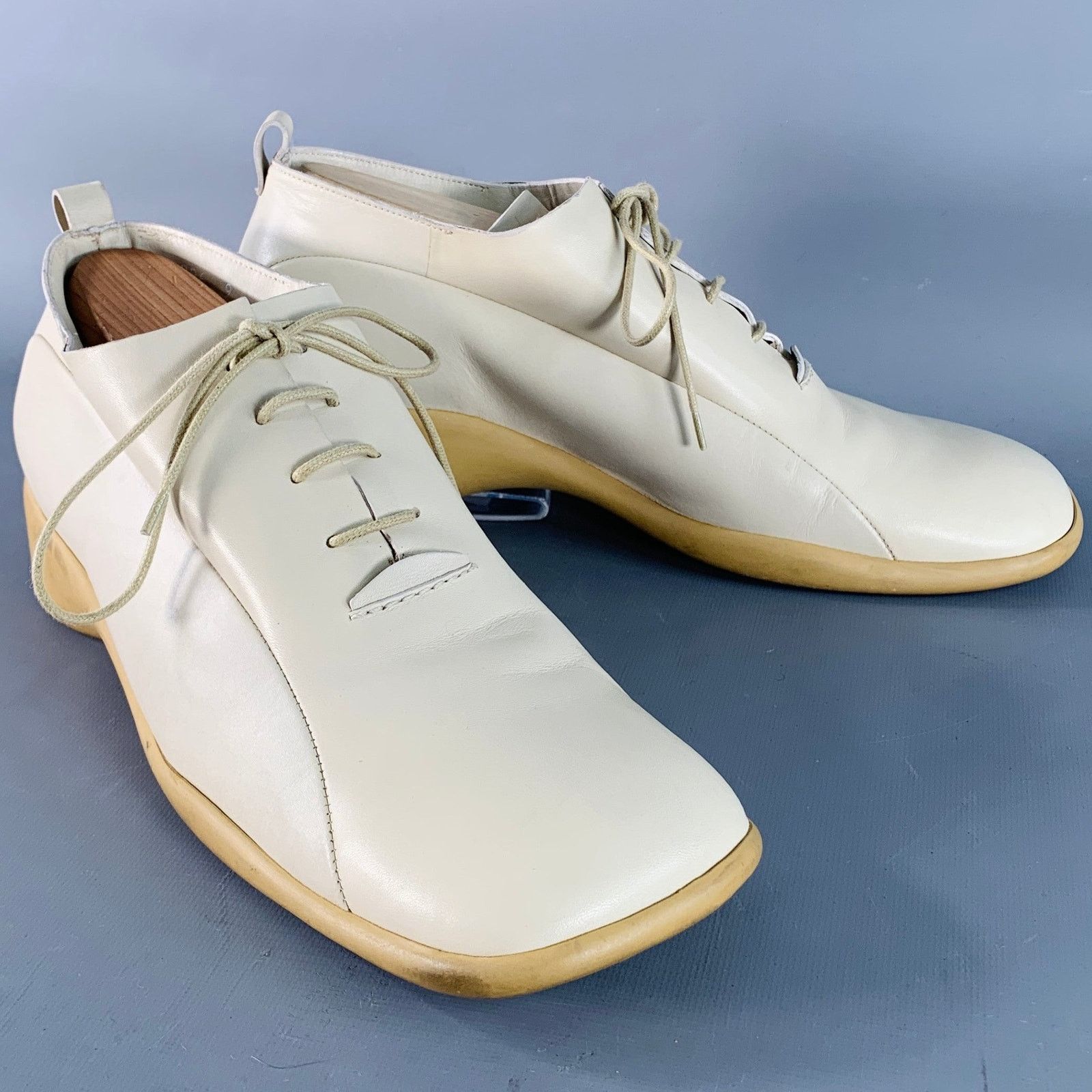 Costume National Size 10 Beige Leather Square Toe Oxford Lace-Up Shoes Size US 10 / EU 43 - 1 Thumbnail
