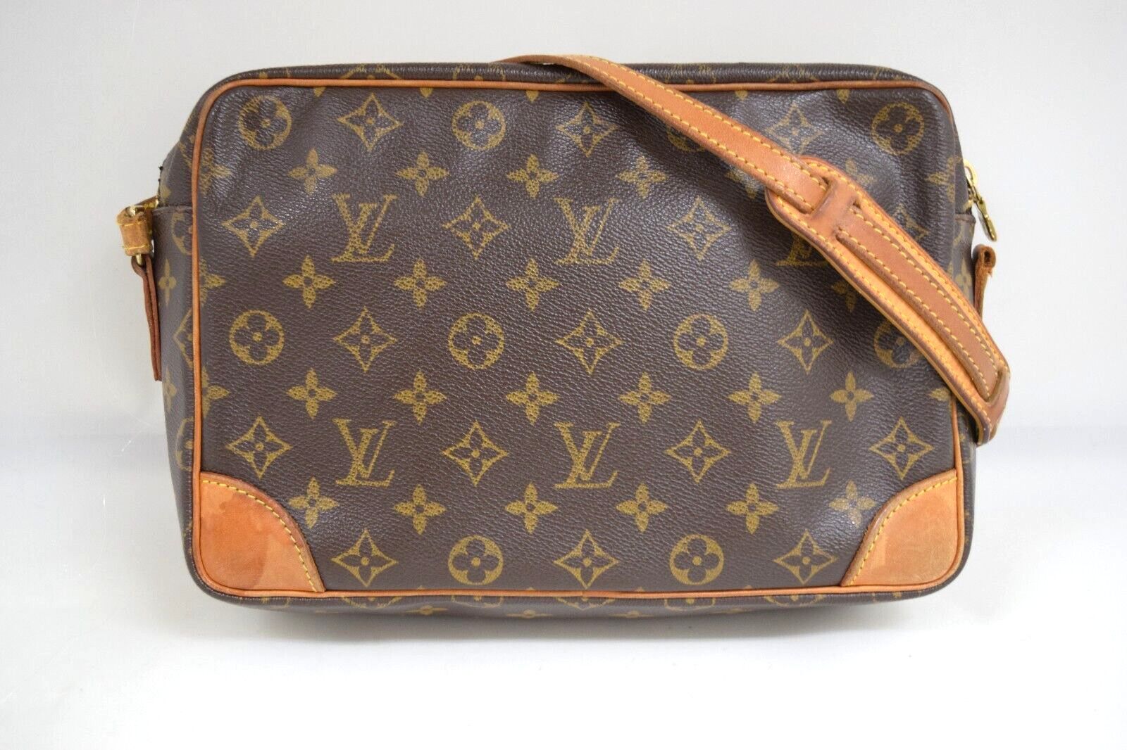 Louis Vuitton Louis Vuitton Trocadero 30 Crossbody Bag Monogram M51272 Size ONE SIZE - 2 Thumbnail