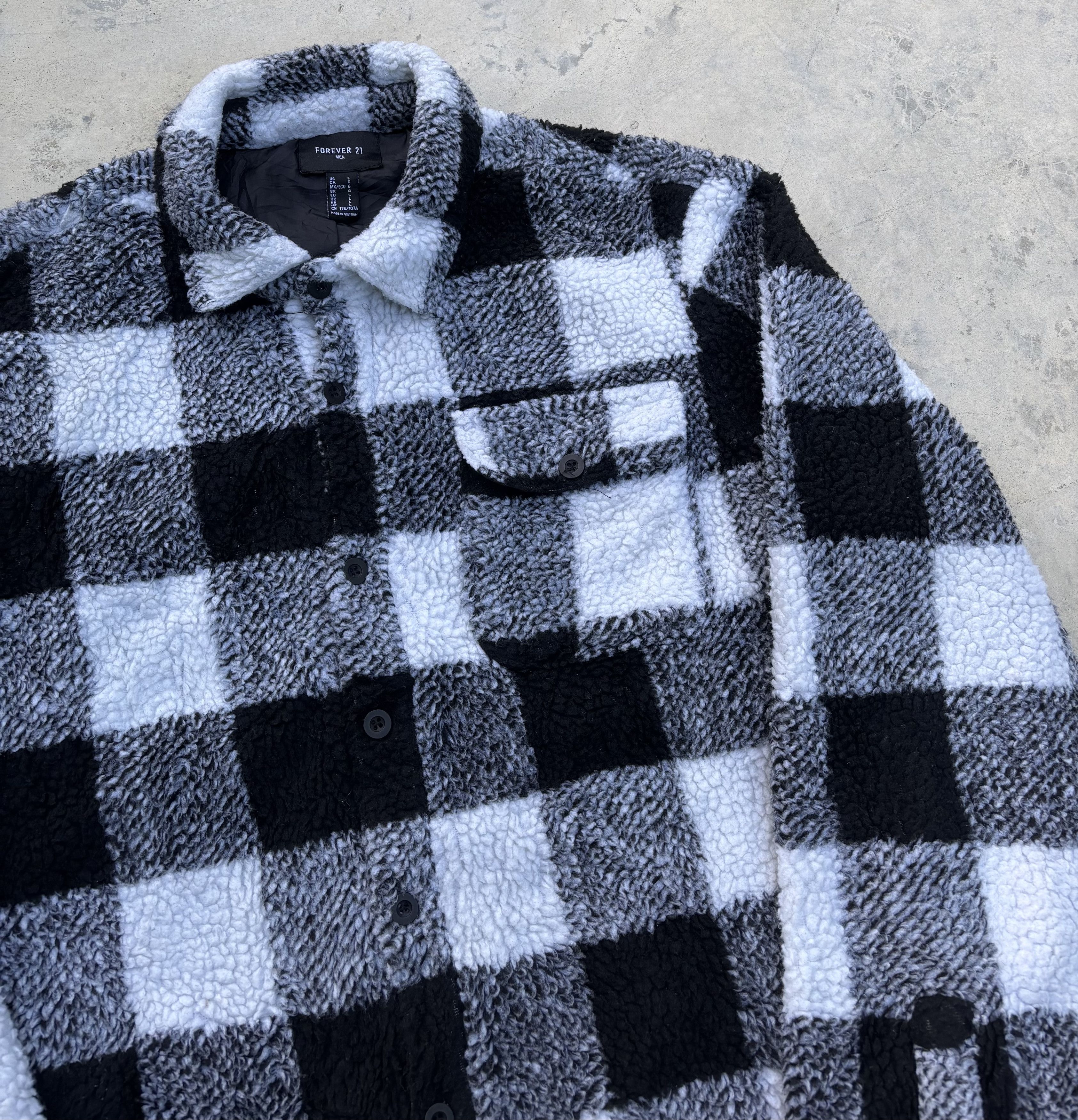 Forever 21 Black & White Sherpa Fleece Checkered Overshirt Size US M / EU 48-50 / 2 - 2 Thumbnail