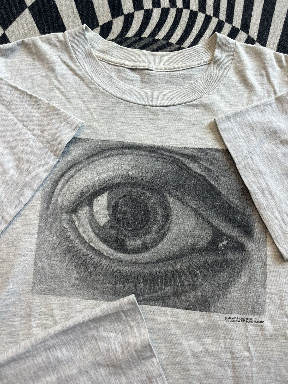 Arts & Science Vintage M.C. ESCHER HEIRS “ Eye “ 90’s Art collection Tshirt Size US L / EU 52-54 / 3 - 7 Thumbnail