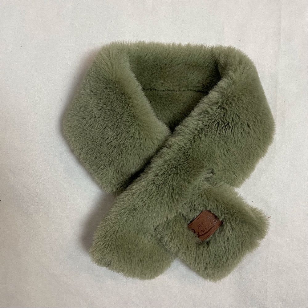 Other Green Fur Collar Scarf Neck Shrug Size ONE SIZE - 6 Thumbnail