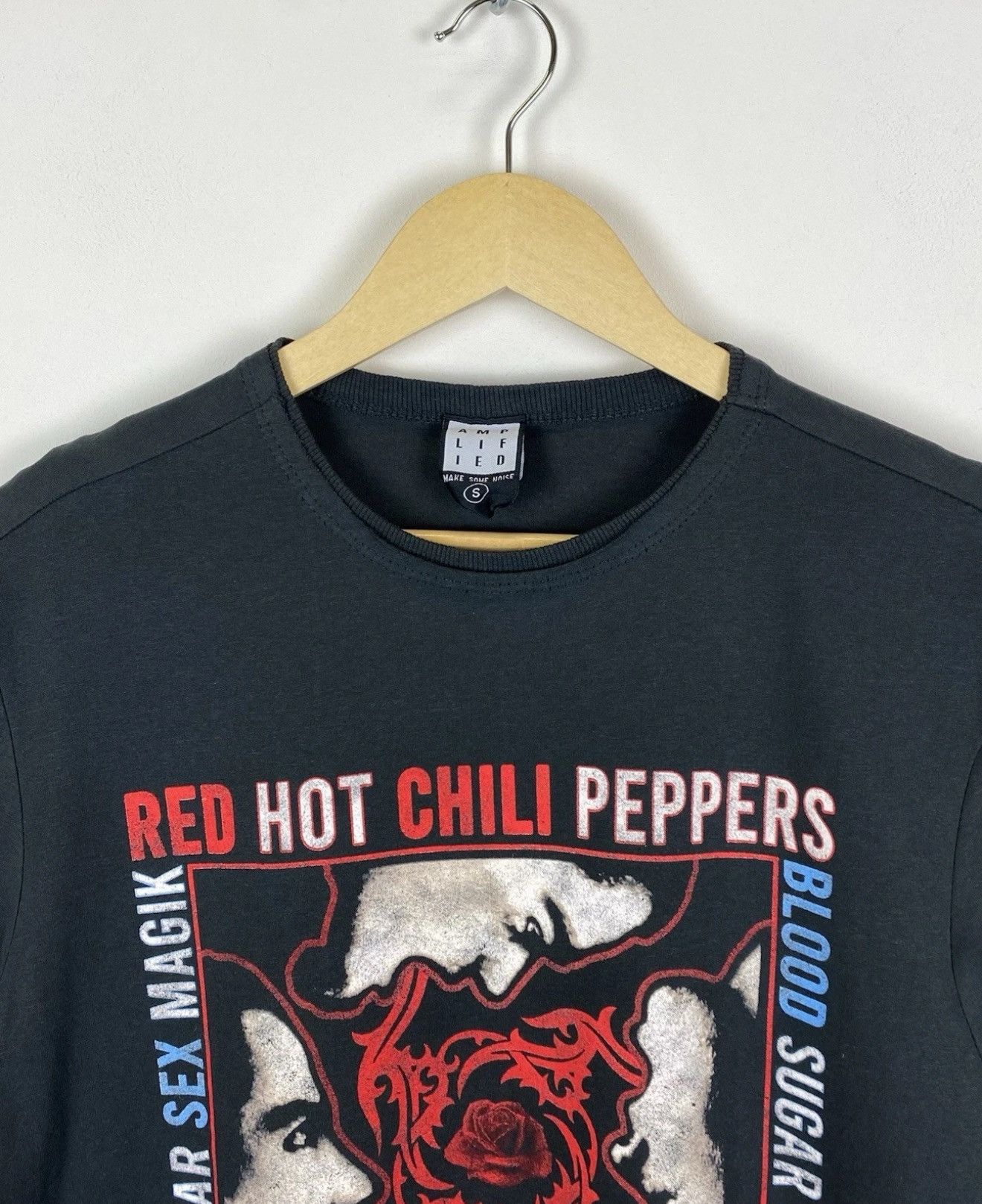 Amplified Red Hot Chili Peppers Blood Sugar Sex Magik Tour T-Shirt Size US S / EU 44-46 / 1 - 2 Thumbnail