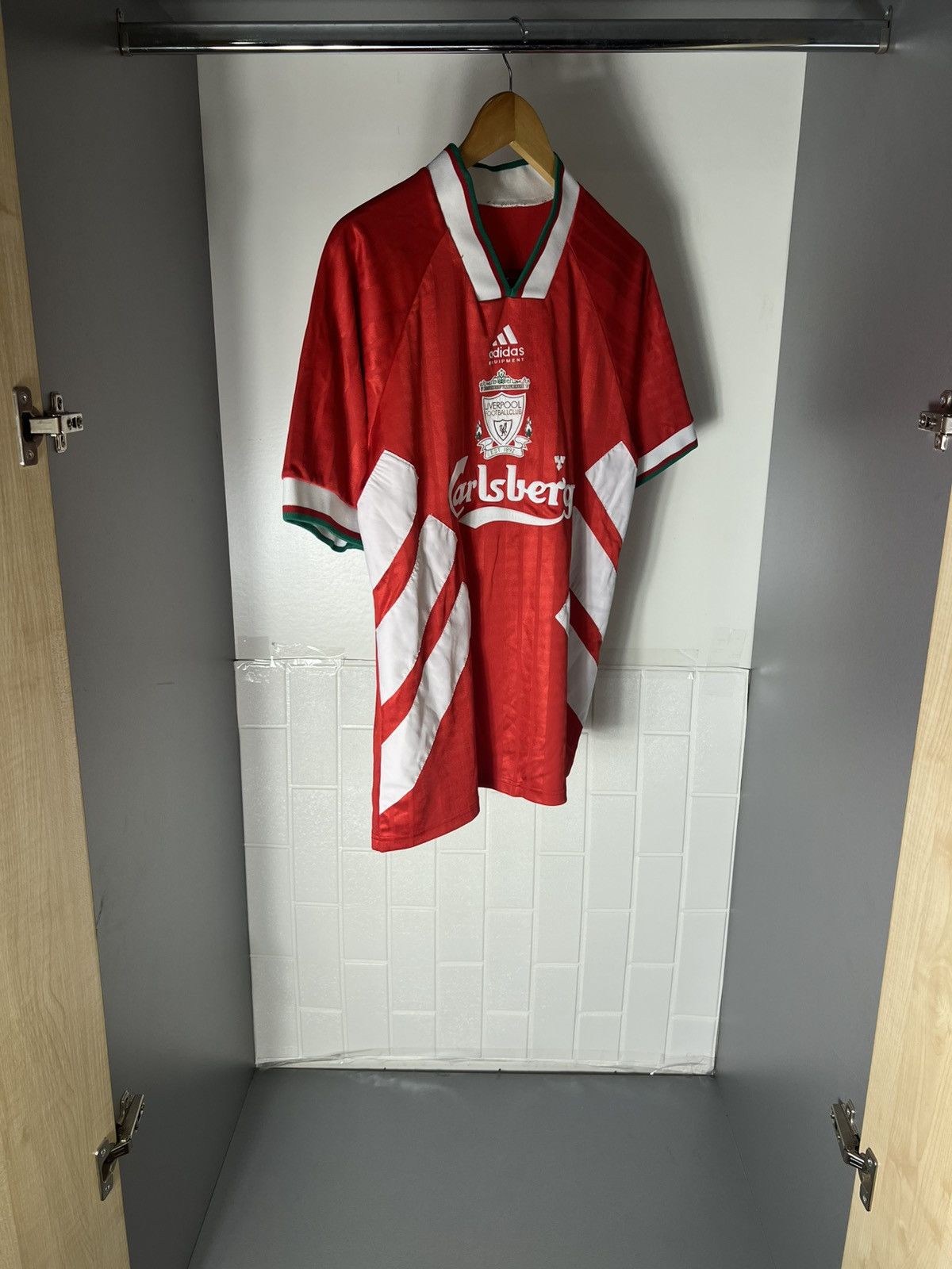 Vintage ADIDAS EQUIPMENT FC LIVERPOOL ENGLAND SOCCER JERSEY RETRO Size US L / EU 52-54 / 3 - 6 Thumbnail
