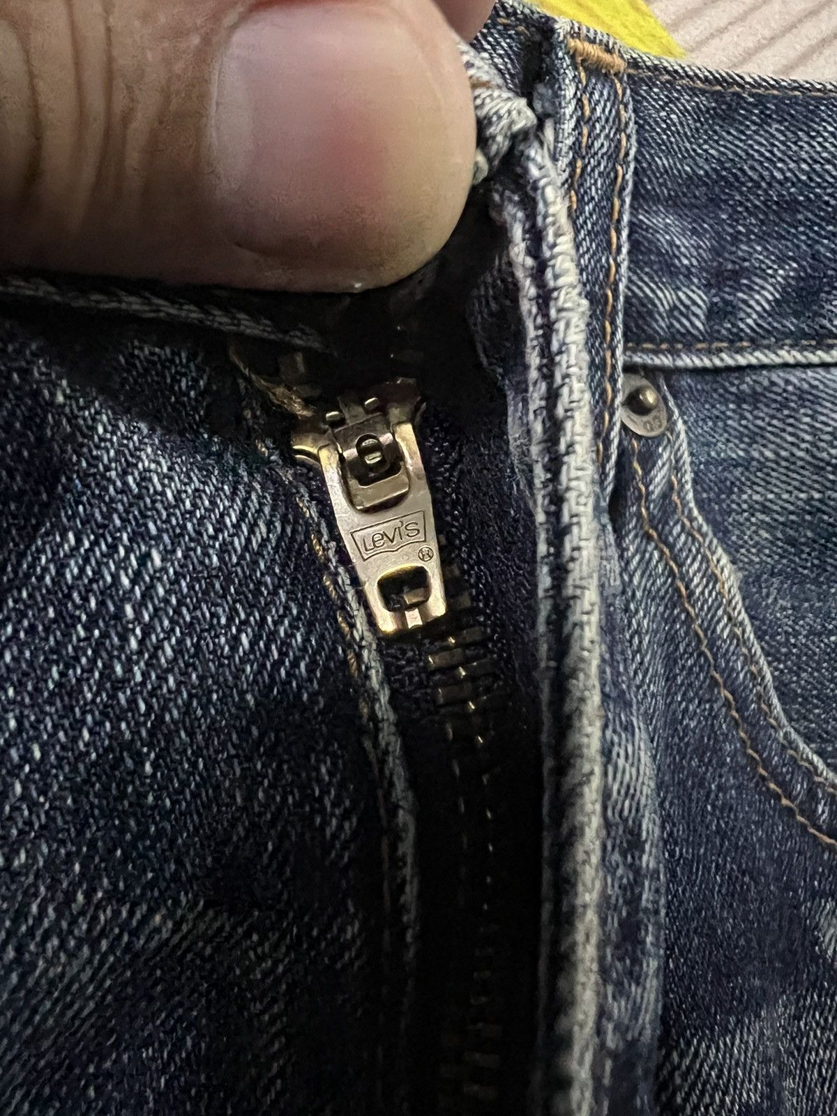 Levi's × Levi's Vintage Clothing VINTAGE LEVIS 505 DISTRESSED JEANS Size US 28 / EU 44 - 7 Thumbnail