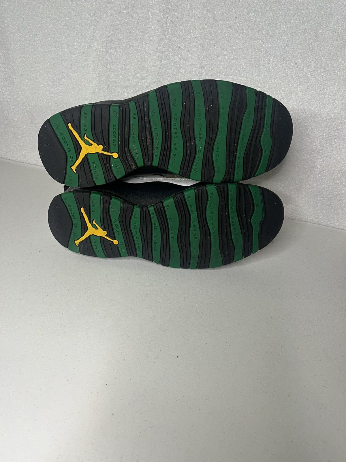 Jordan Brand × Nike Nike Air Jordan 10 Retro Seattle 2019 Size 8 Size US 8 / EU 41 - 8 Thumbnail