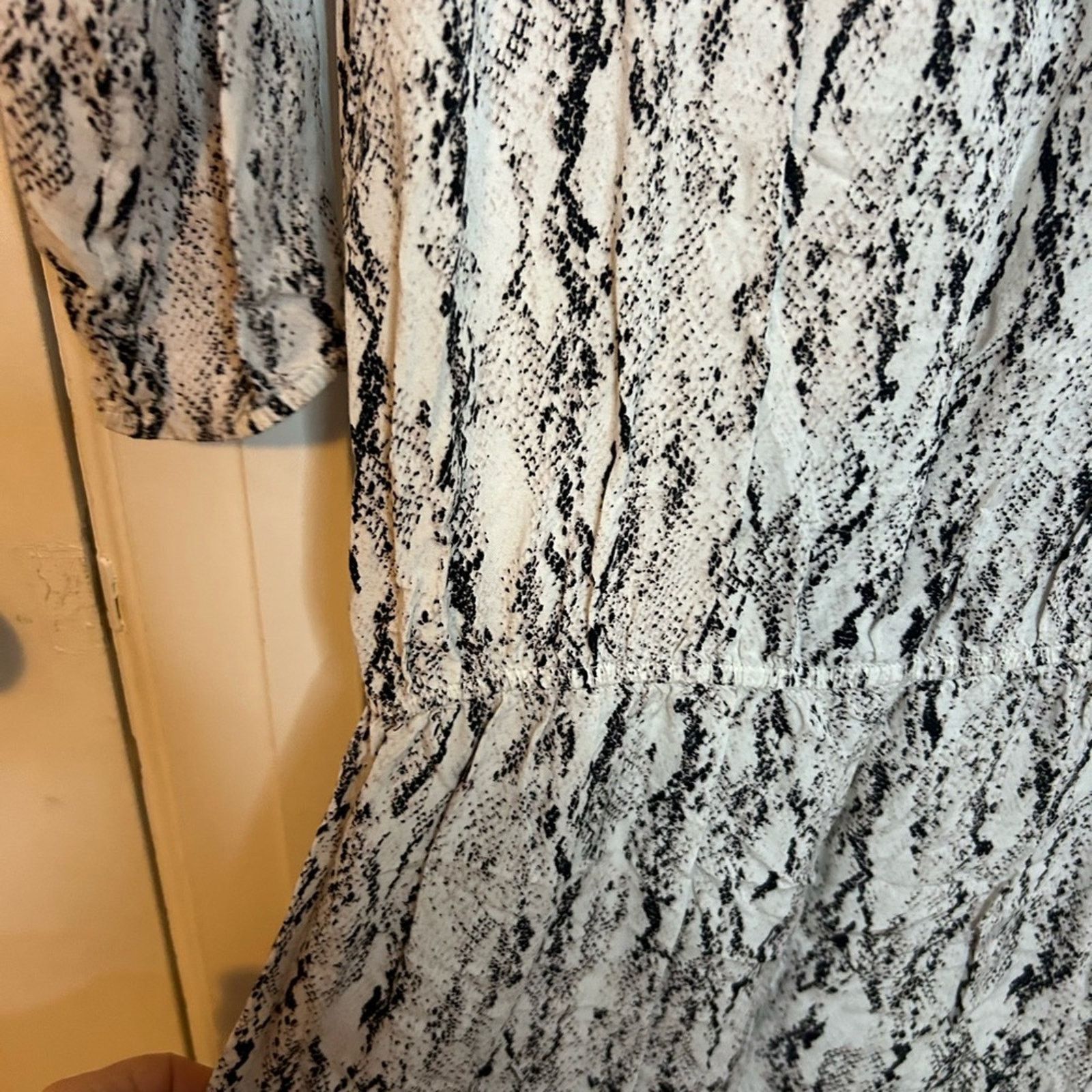 Joie Soft Joie Snakeskin Pattern 3/4 Sleeve Mini Dress Size XS / US 0-2 / IT 36-38 - 5 Thumbnail