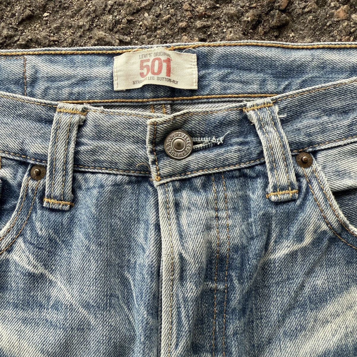 Levi's Vintage Clothing VINTAGE LEVI’S 501 DISTRESSED JEAN DENIM PANTS Size US 31 - 8 Thumbnail