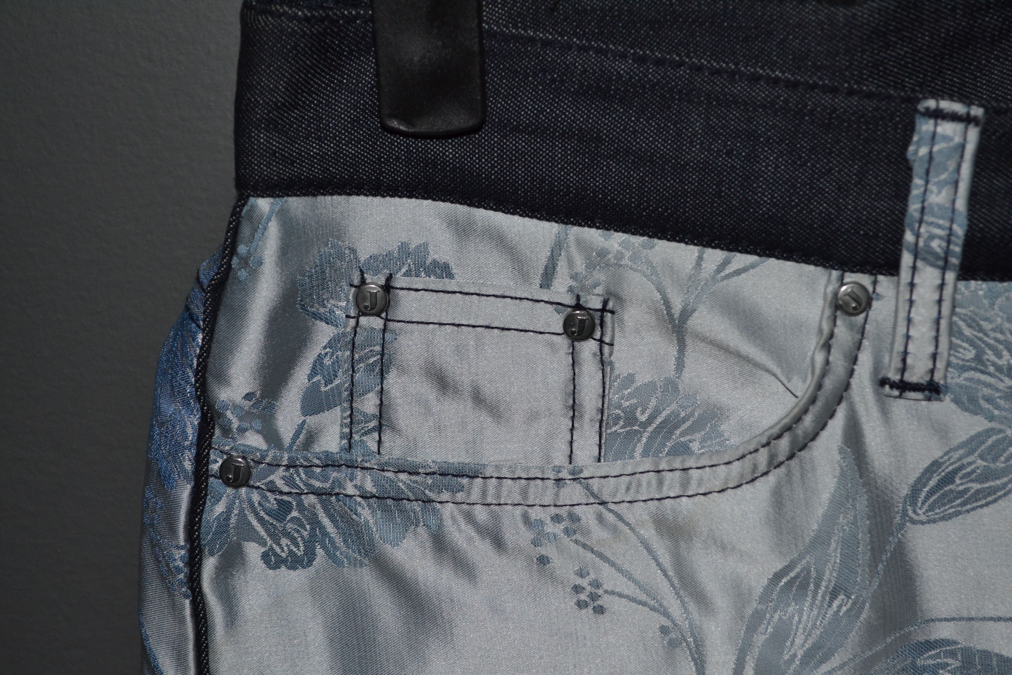 Gianfranco Ferre × Vintage Ferre Vintage Metallic Floral Pants Jeans 27 size Gianfranco Size 27" / US 4 / IT 40 - 13 Thumbnail
