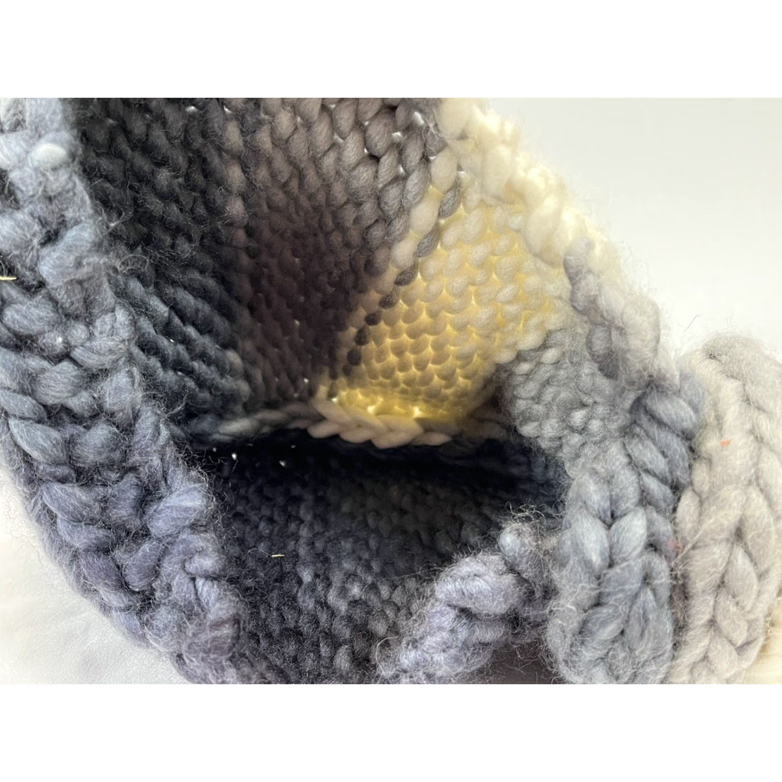 Vintage Hand Made Knit Turban Style Stocking Hat Beanie GUC Knot Front Chunky Women One Size Gray Size ONE SIZE - 5 Thumbnail