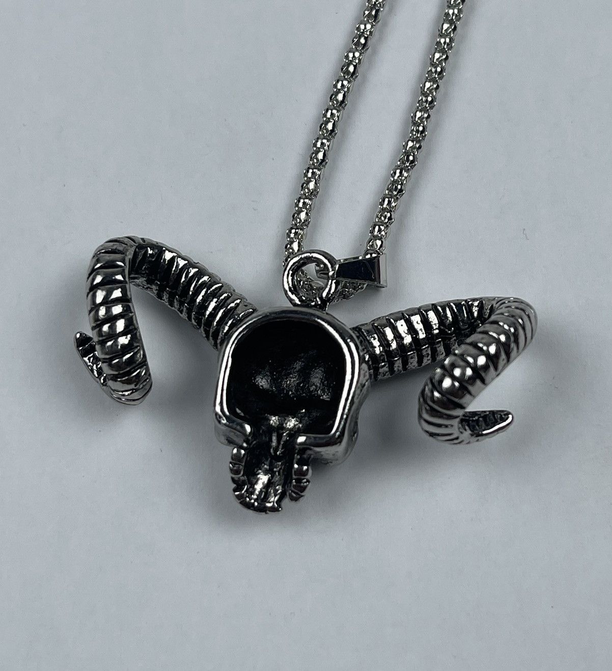 Seditionaries skull with horn necklace Size ONE SIZE - 3 Thumbnail