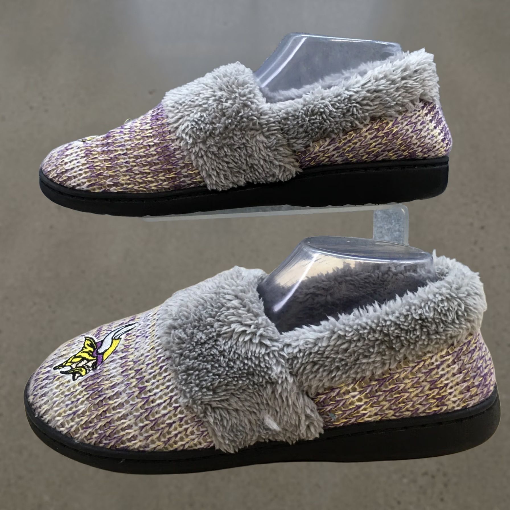 Vintage FOCO Slippers Womens 10 Gray Minnesota Vikings NFL Slip On Comfort Faux Fur Size US 10 / IT 40 - 1 Thumbnail