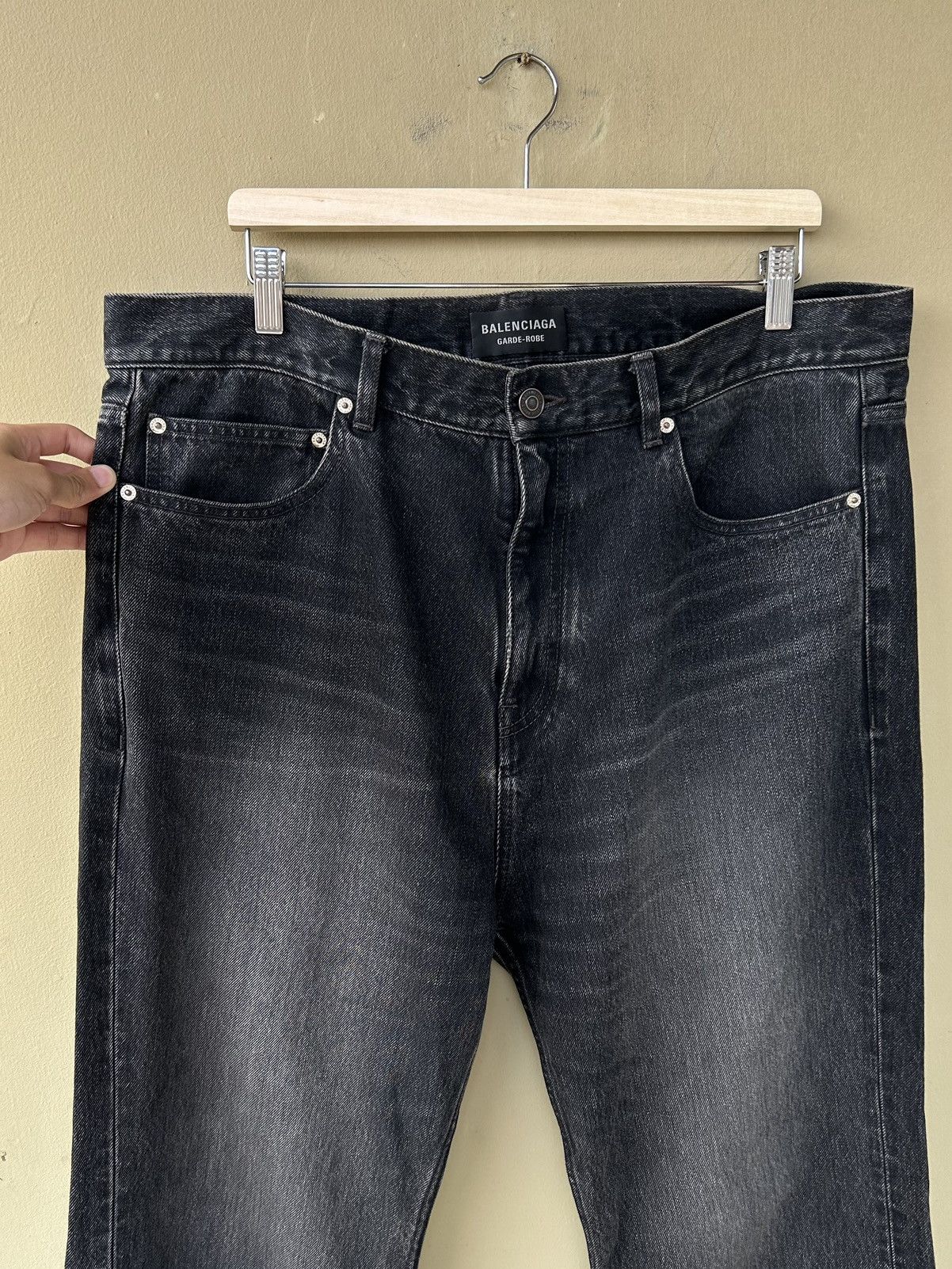 ボトムスその他 Balenciaga Black Bootcut Slim Fit denim trousers Bootcut Pants in Black | Balenciaga US