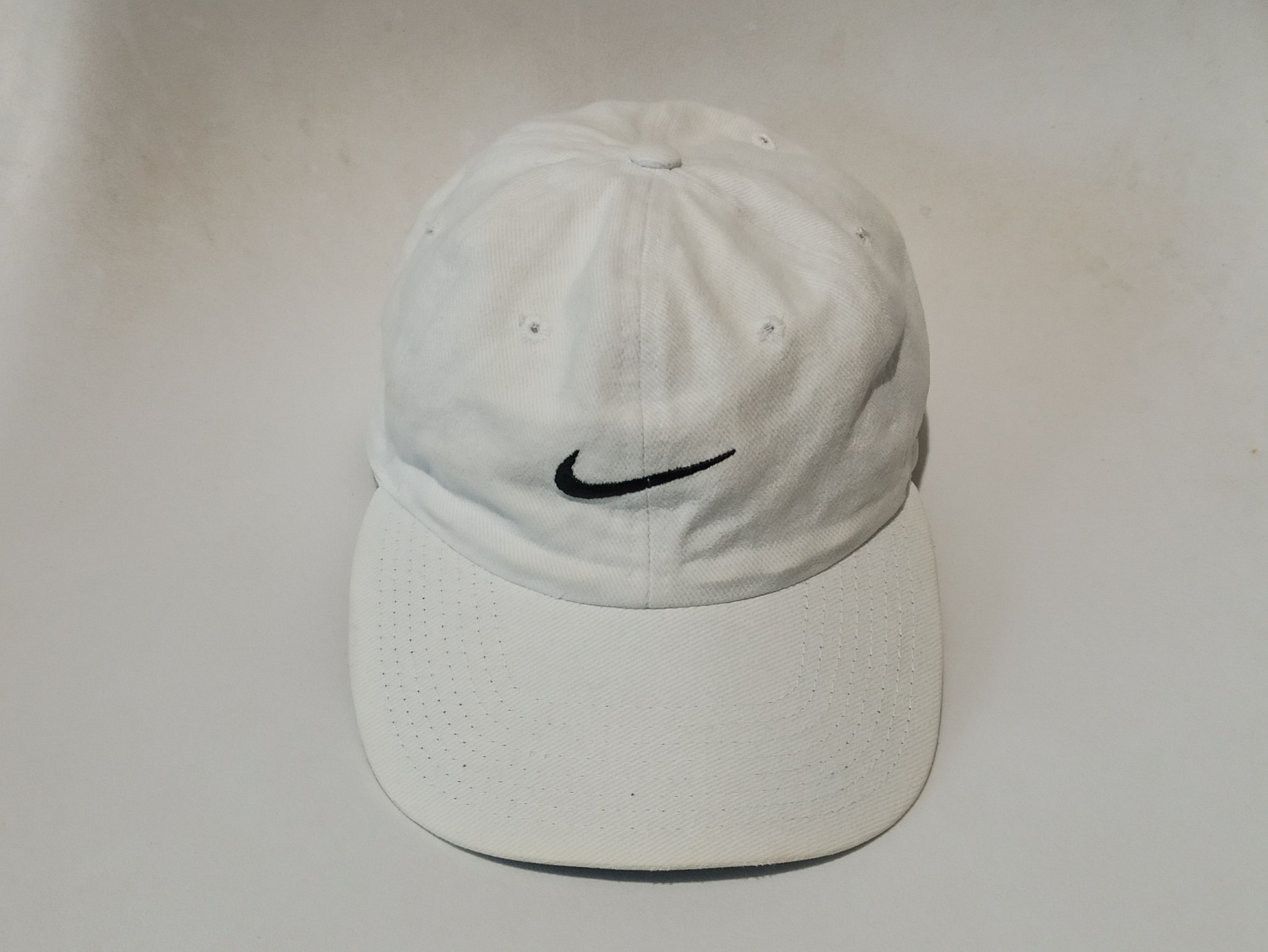 Nike Nike Vintage 90s White Strapback Embroidered Swoosh Logo Size ONE SIZE - 2 Thumbnail