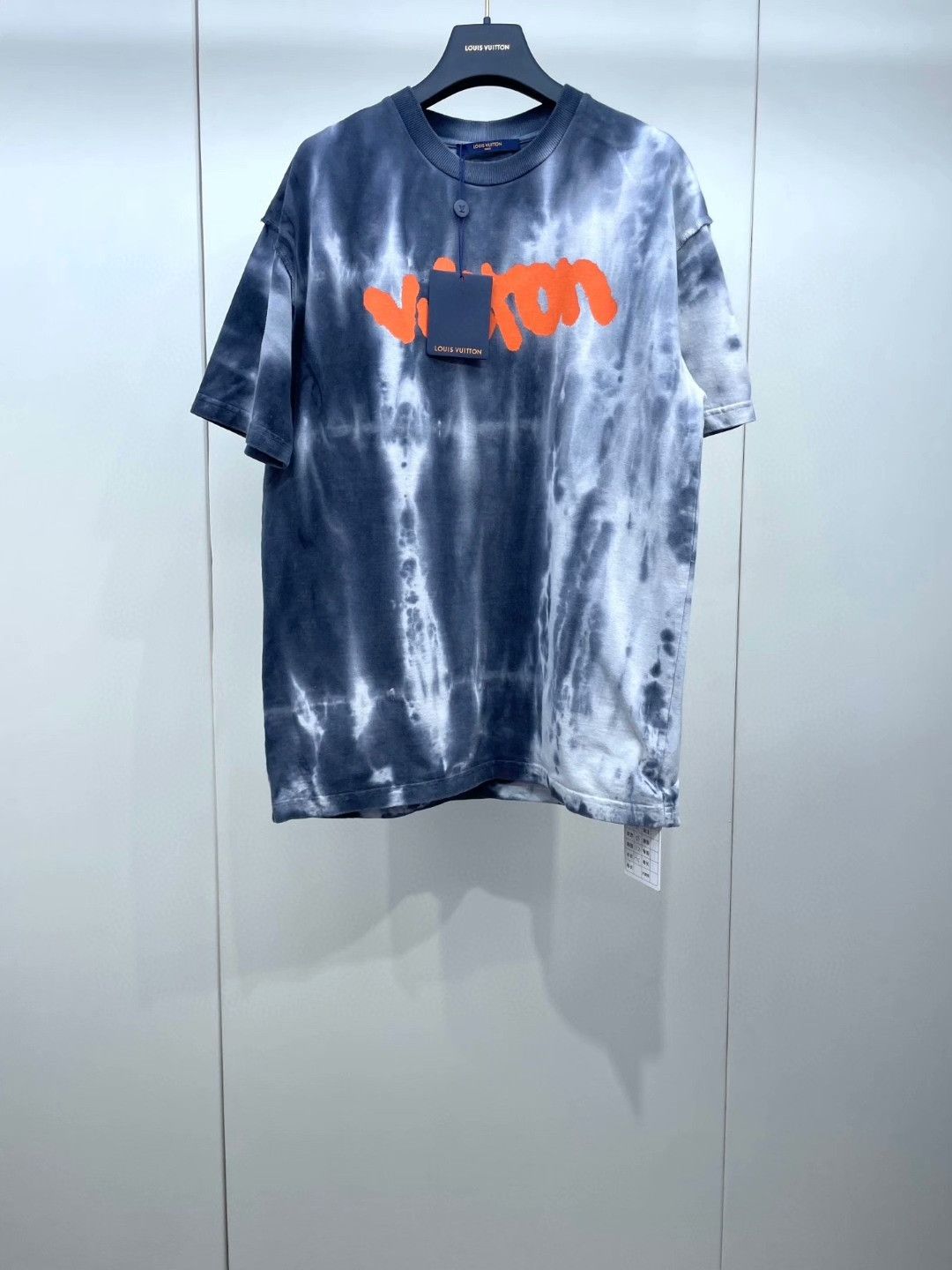 Louis Vuitton LV Tie-Dye Crew Neck Short Sleeve Size M / US 6-8 / IT 42-44 - 1 Thumbnail