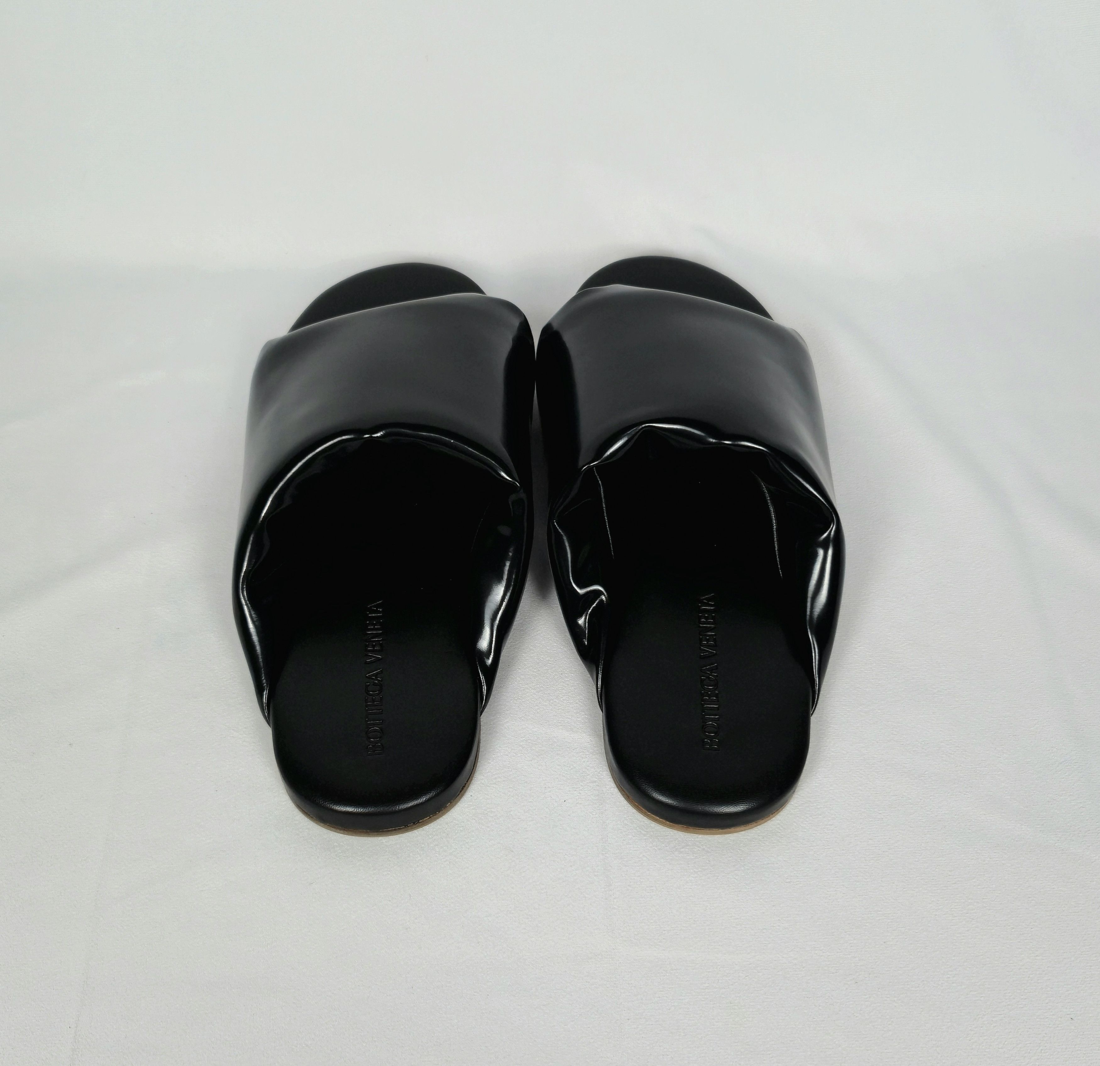 Bottega Veneta Bottega Veneta Men's Black Leather Slides Sandals U.S. 10 Size US 10 / EU 43 - 4 Thumbnail