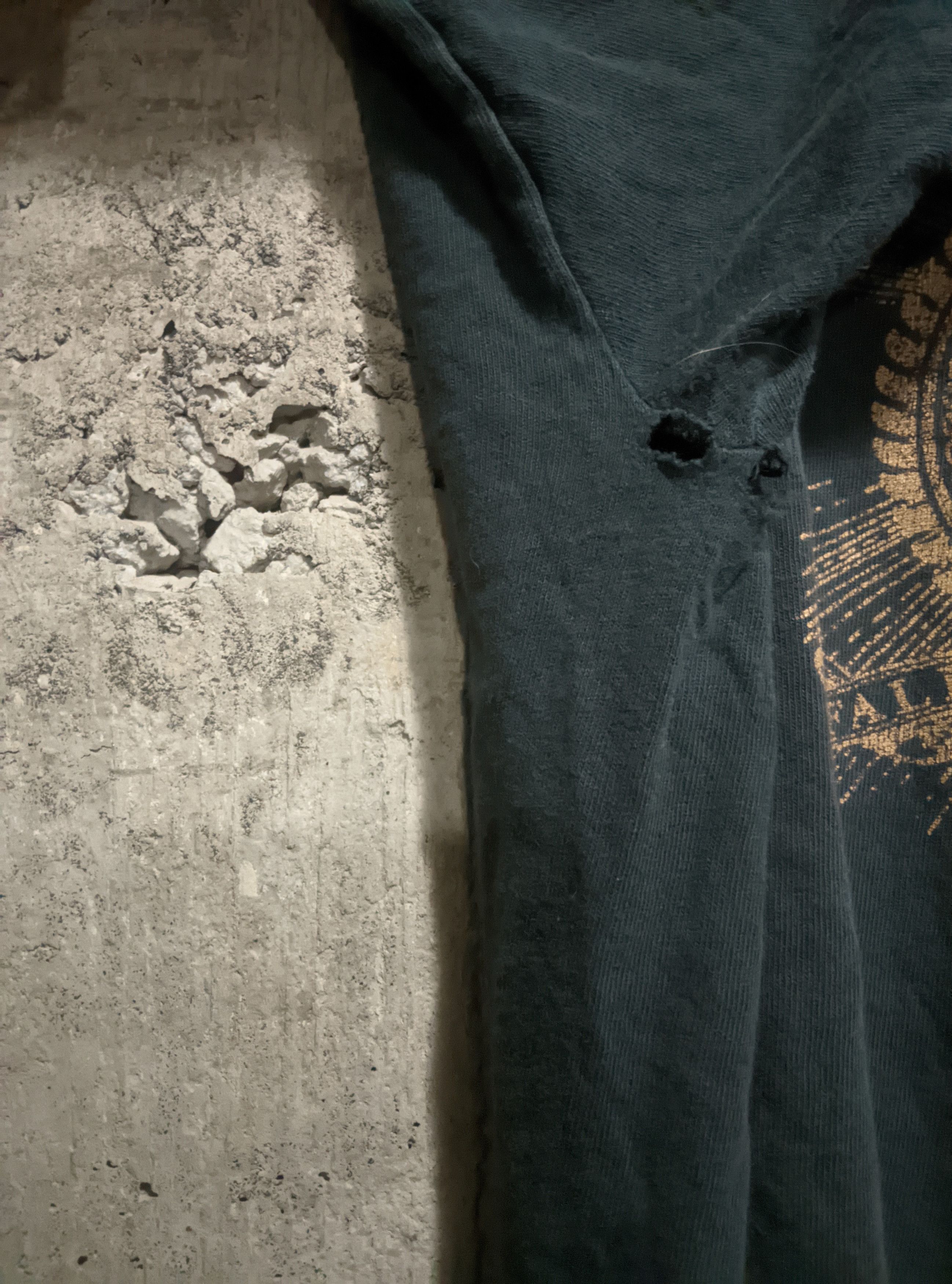 Band Tees Vintage 2005 fall out boy from under the cork emo pop punk Size US L / EU 52-54 / 3 - 10 Thumbnail