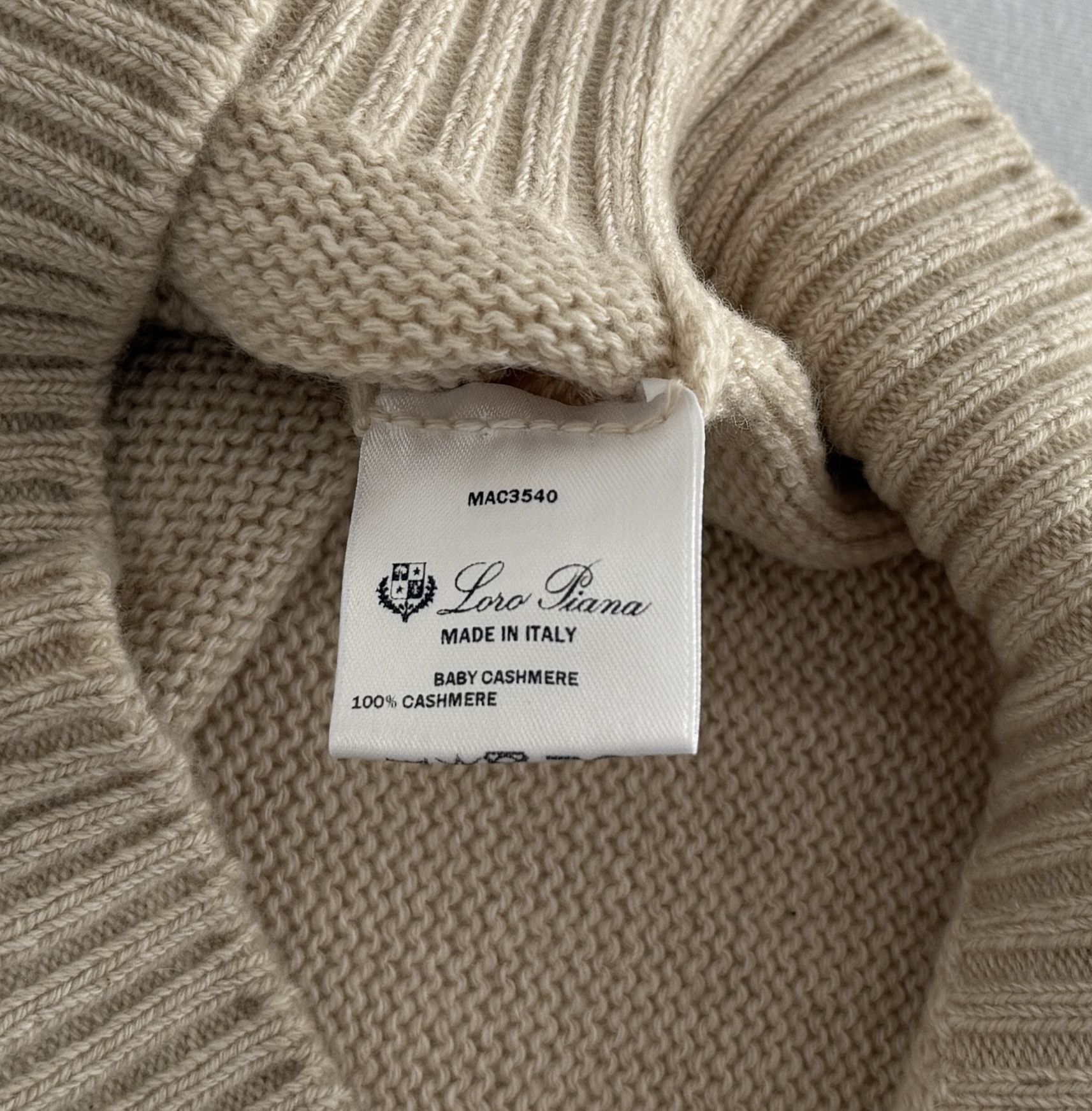Loro Piana Baby Cashmere Dolce Vita Rollneck Light Beige Size US L / EU 52-54 / 3 - 7 Thumbnail