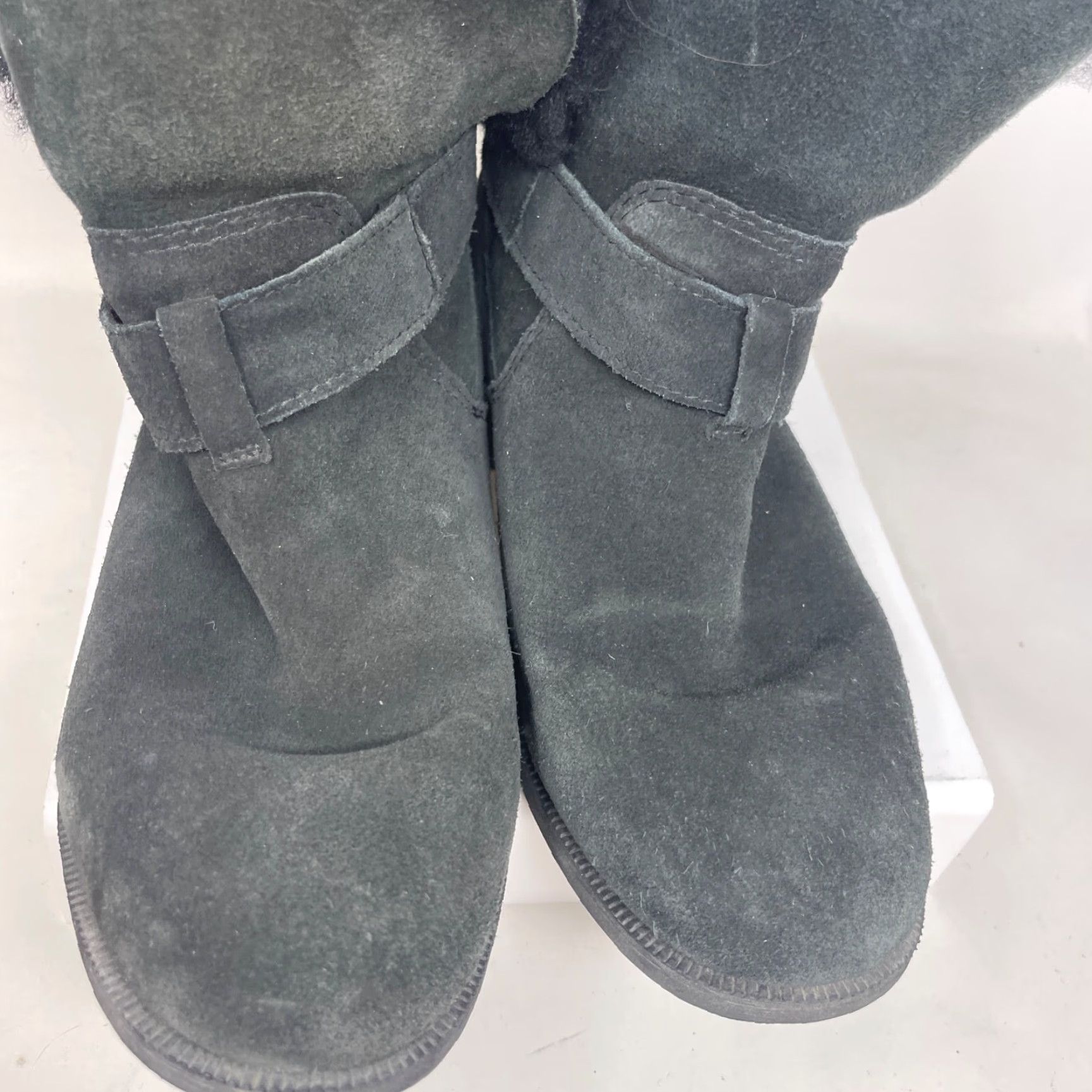 Ugg UGG Bodie Boots Women 8 Black Suede Sheepskin Lined Ankle Boot - Pull On - Buckle - Leather Shearling - Flat Heel - Motorcycle, 90s, Fall - Womens Size US 8 / IT 38 - 4 Thumbnail