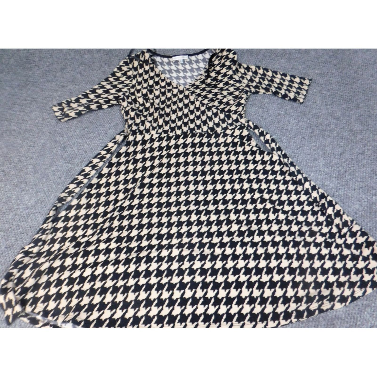 Vintage Sandra Darren Dress Womens 6 Beige A-line Midi Mock Neck Bell Sleeve Pullover Knit Polyester Crochet Geometric Classic Casual Winter Regular Size M / US 6-8 / IT 42-44 - 2 Thumbnail