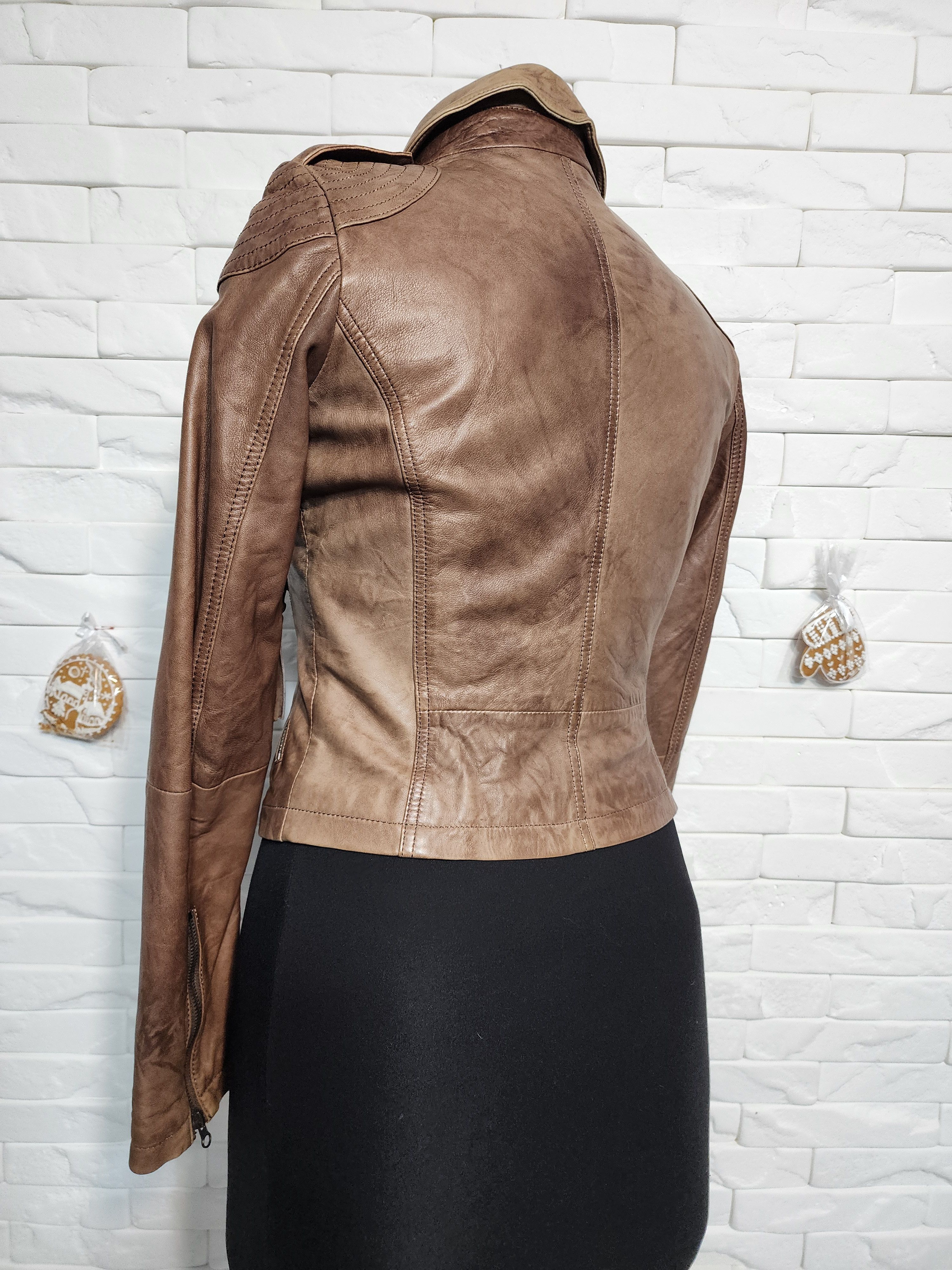 Tommy Hilfiger Brown Leather Sports Jacket: Women's Zip-Up Moto Size S / US 4 / IT 40 - 3 Thumbnail