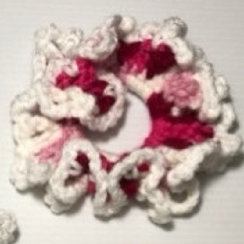 Handmade NWT Handmade Crocheted Ruffled Hair Scrunchie Set of 3 Size ONE SIZE - 4 Thumbnail