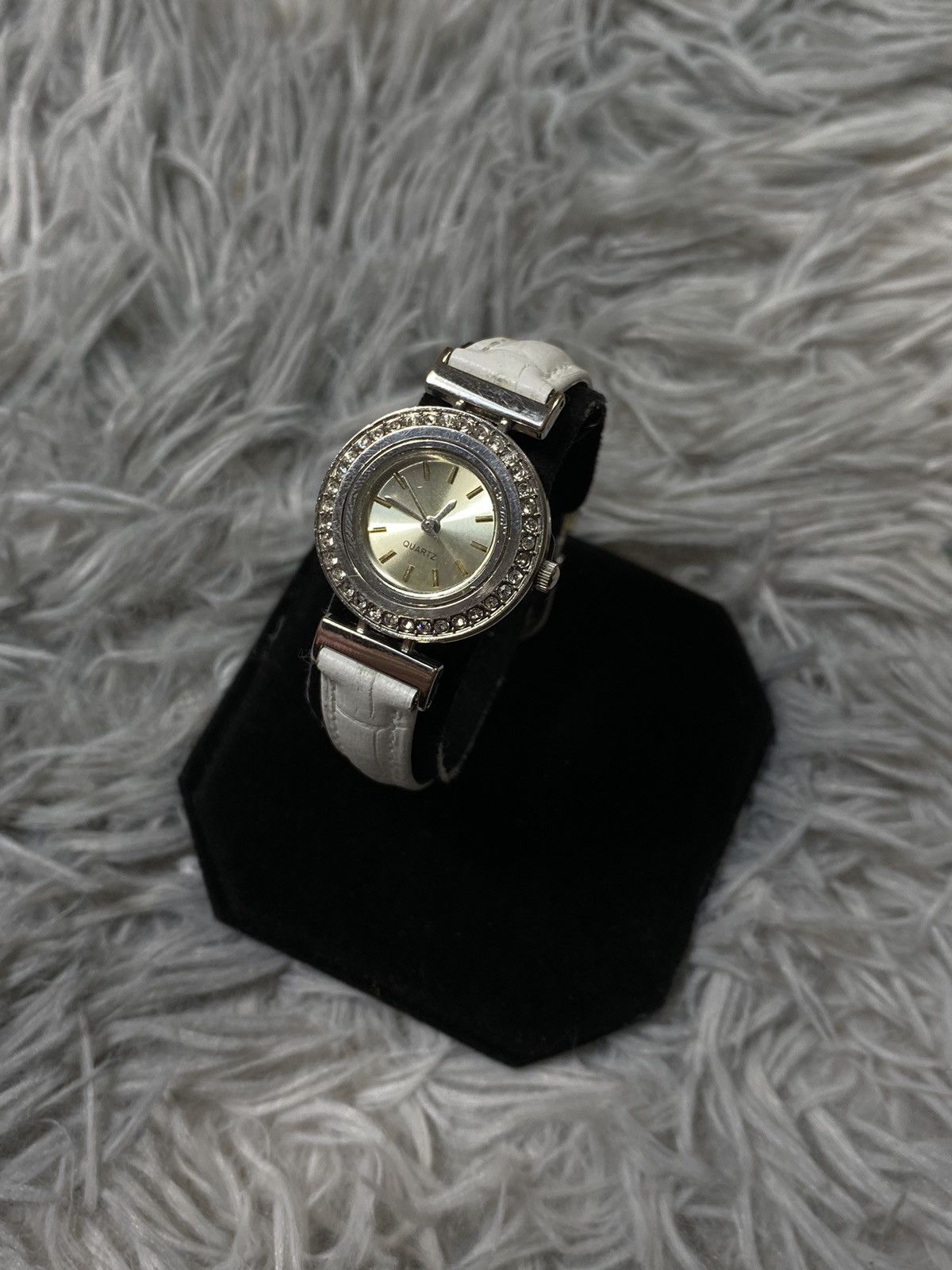 Japanese Brand Vintage Quartz Bracelet Watch Rhinestones - Japanese Brand Size ONE SIZE - 1 Thumbnail