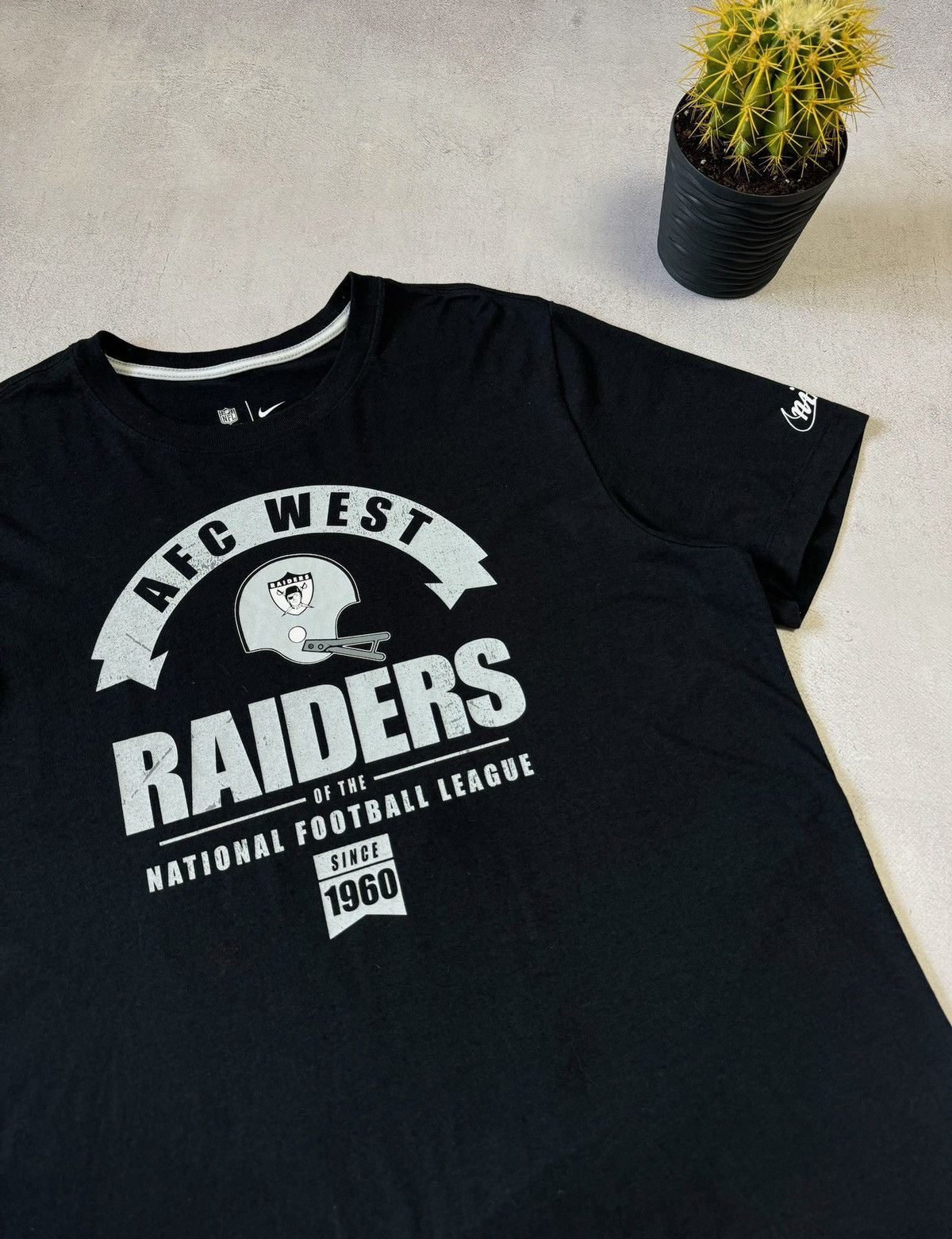 NFL × Nike × Vintage Vintage Nike Raiders T Shirt Tee Big Logo Baggy Black Y2K Size US L / EU 52-54 / 3 - 6 Thumbnail