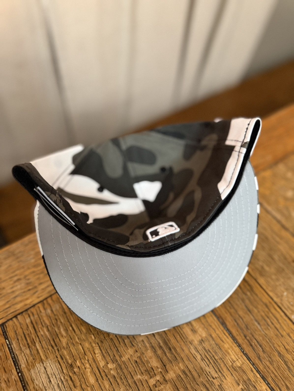 MLB × Supreme Supreme MLB Box Logo Fitted Snow Camo Yankees (Size 7 1/2) Size ONE SIZE - 3 Thumbnail
