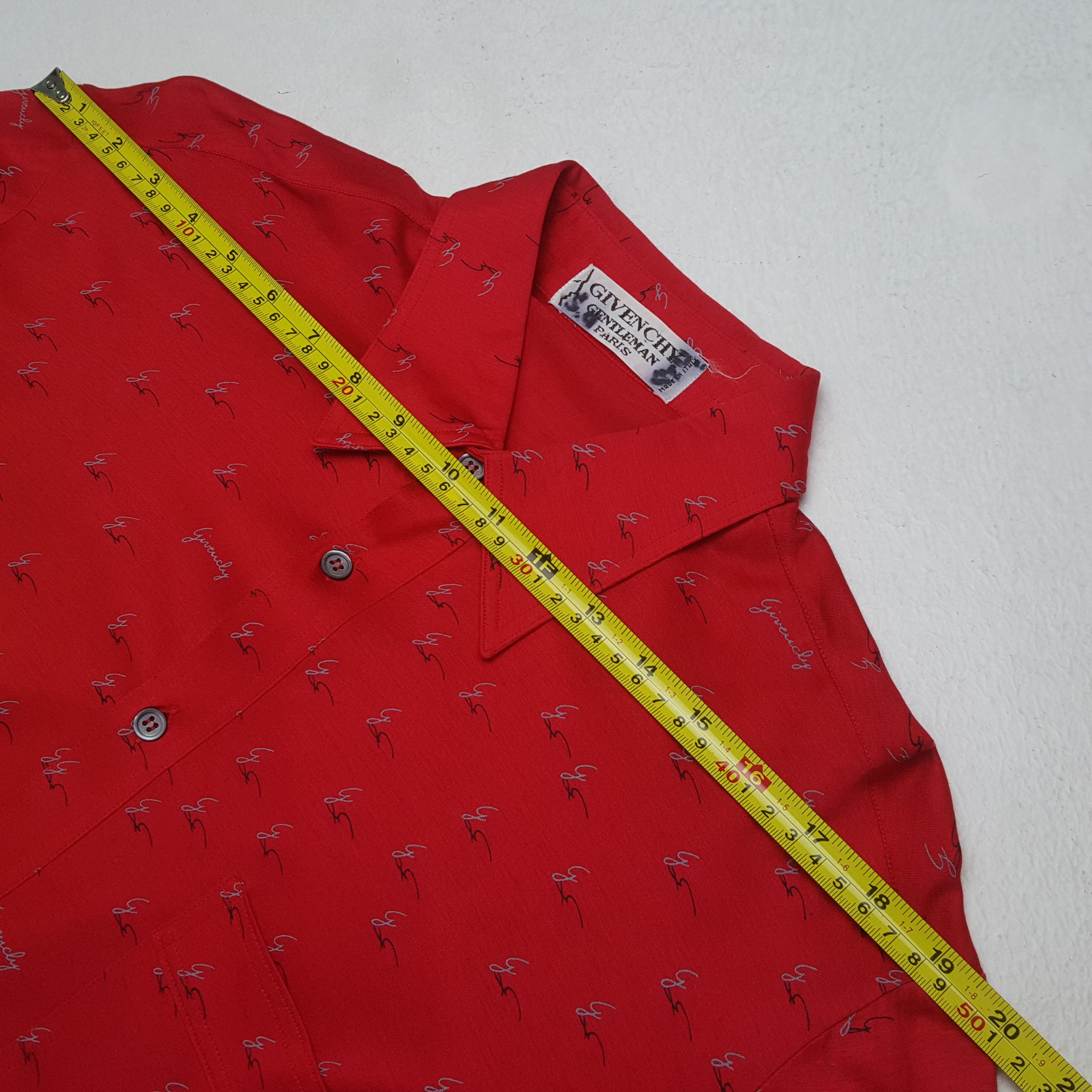 Givenchy Vintage Givenchy Italian Fashion Brand Shirt RR11 Size US L / EU 52-54 / 3 - 4 Thumbnail