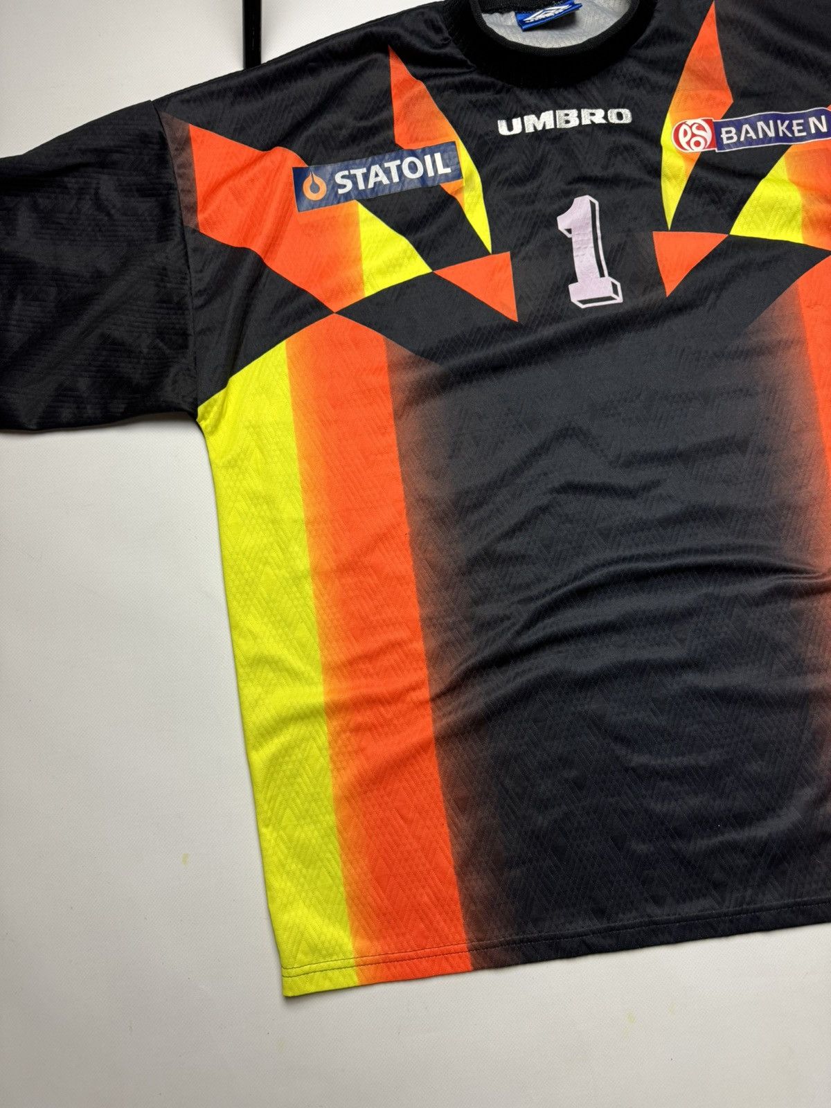 Umbro × Vintage Rare umbro goalkeeper soccer jersey long+shorts Size US XL / EU 56 / 4 - 4 Thumbnail