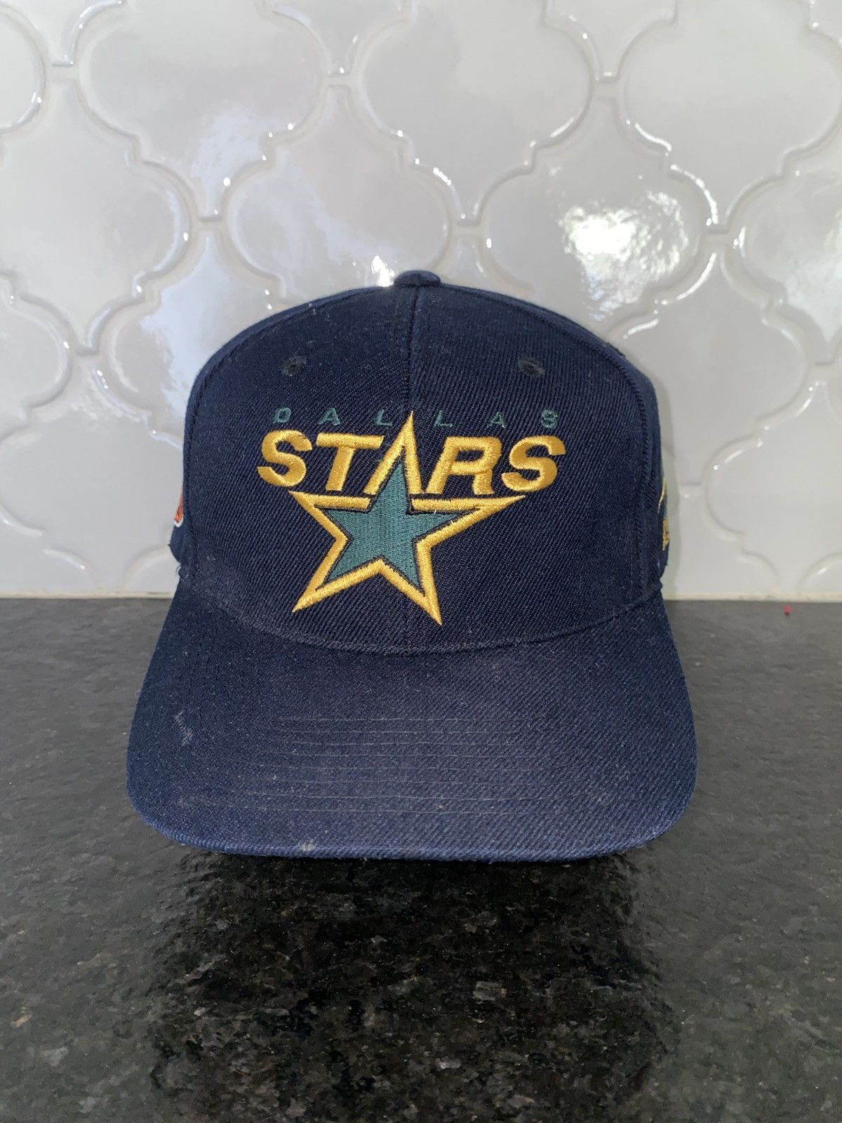 Sports Specialties Vintage 90s Sports specialties Dallas stars snapback Size ONE SIZE - 1 Thumbnail