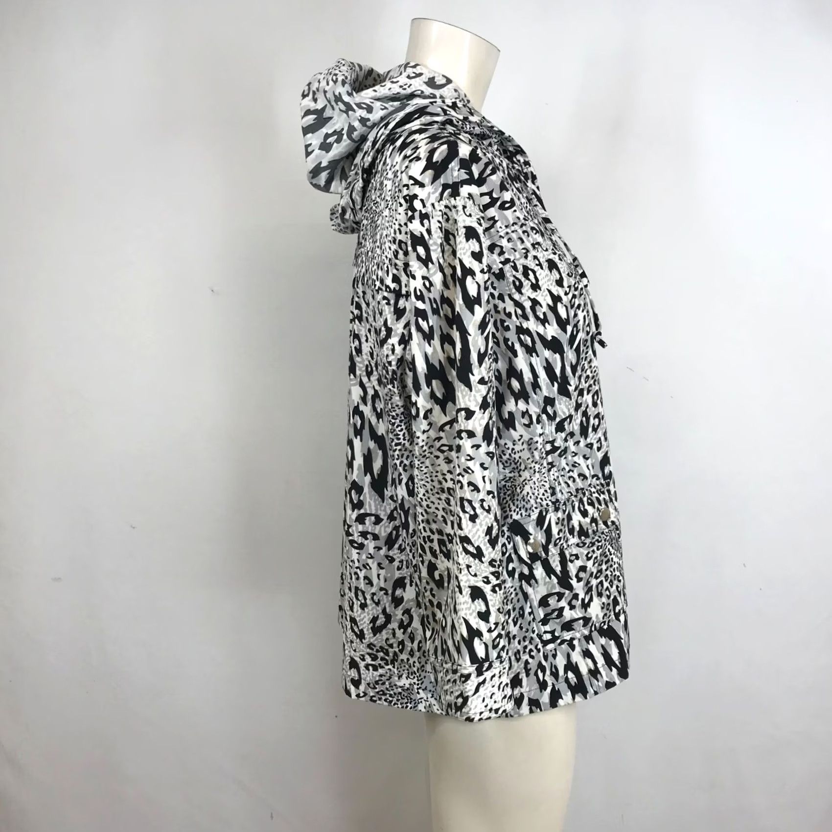 Vintage ZENERGY BY CHICO'S WOMEN'S Jacket Full Zip Animal Print Gray/Black/White Medium 2 Casual Travel Size XS / US 0-2 / IT 36-38 - 4 Thumbnail