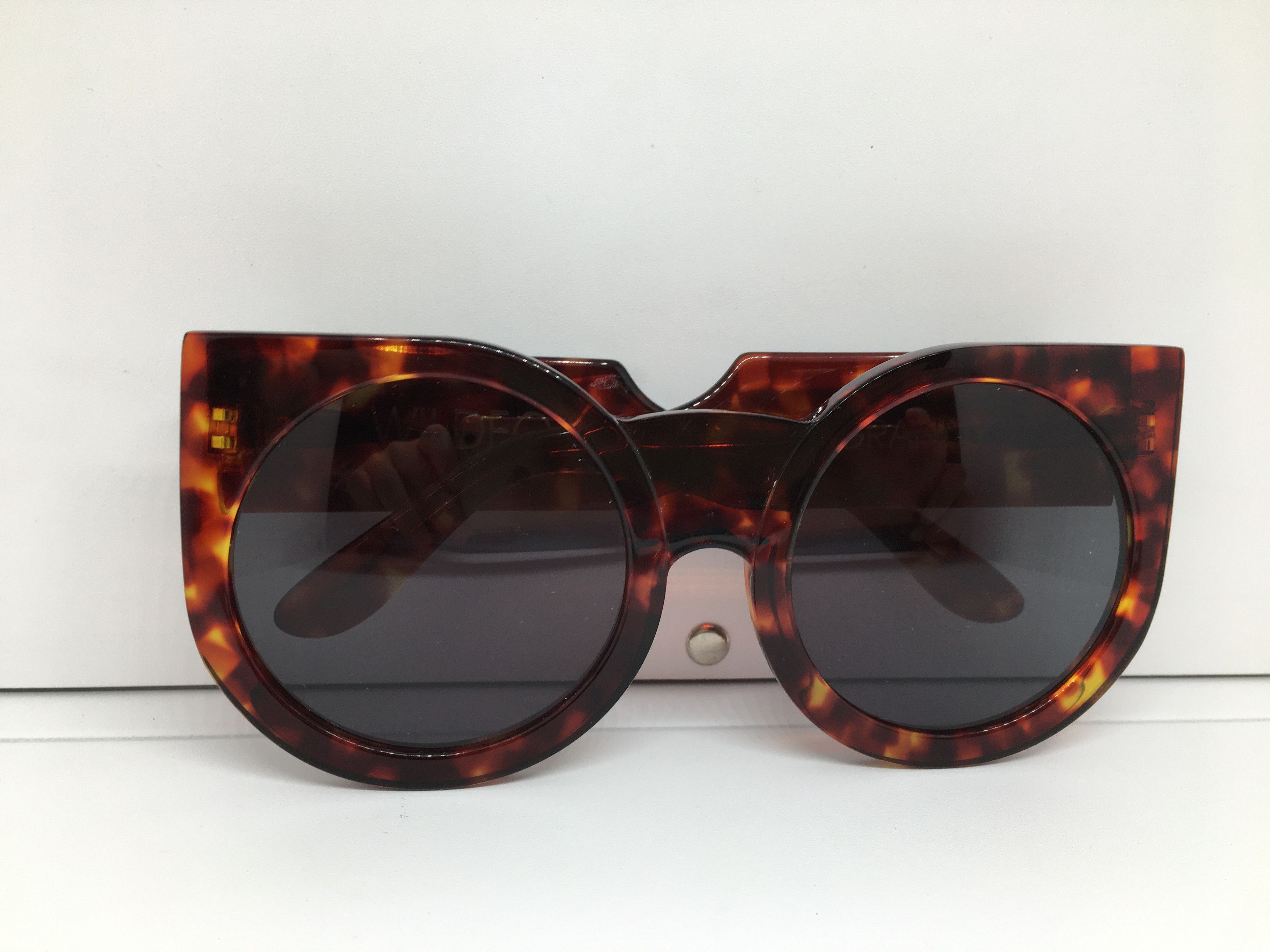 Wildfox WildFox Granny Handmade Tortoise Oversize Sunglasses Round Size ONE SIZE - 7 Thumbnail