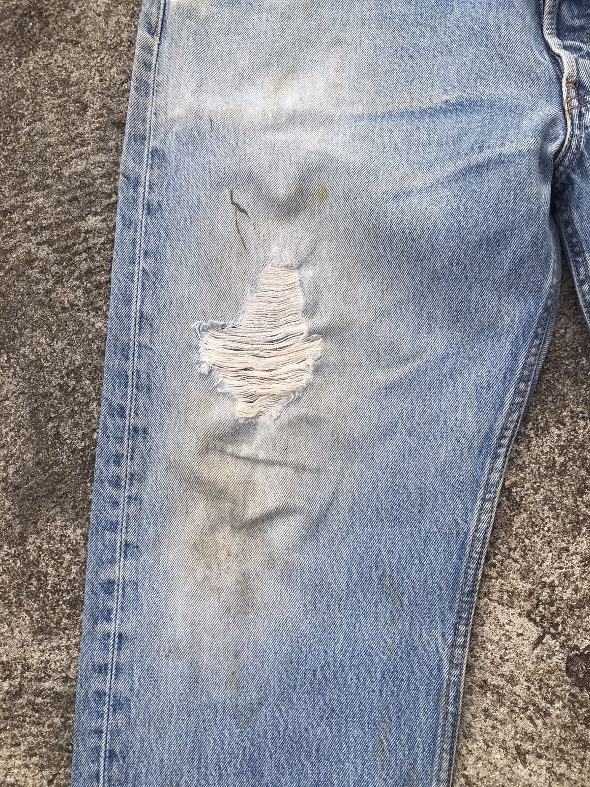Levi's Vintage Levis 501 Buttonfly Distressed Size US 37 - 6 Thumbnail