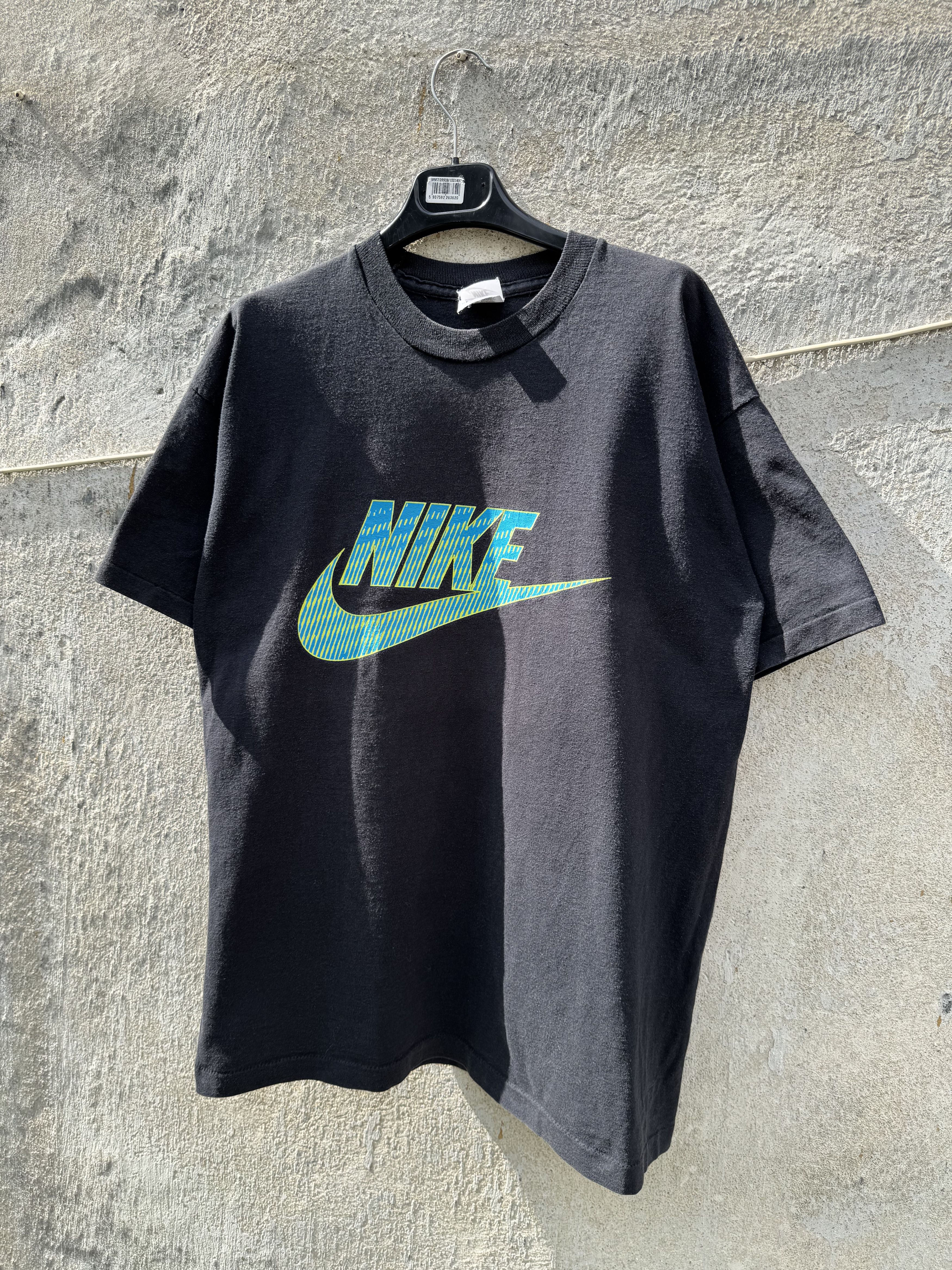 Nike 90s Nike Silver tag era black single stitch logo washed tee Size US M / EU 48-50 / 2 - 2 Thumbnail